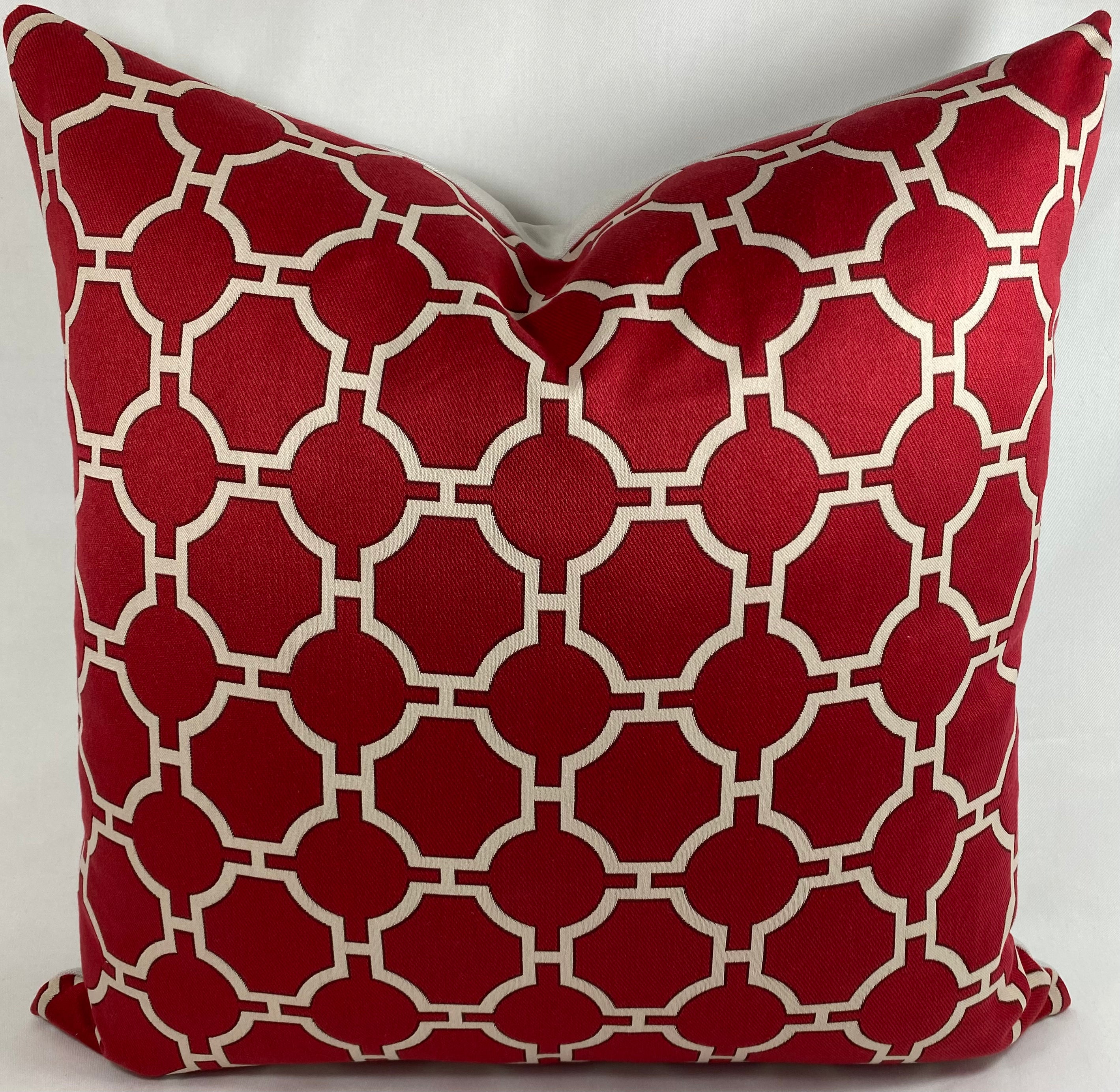 Luxury Pillow – 24" × 24" – Kinder Red