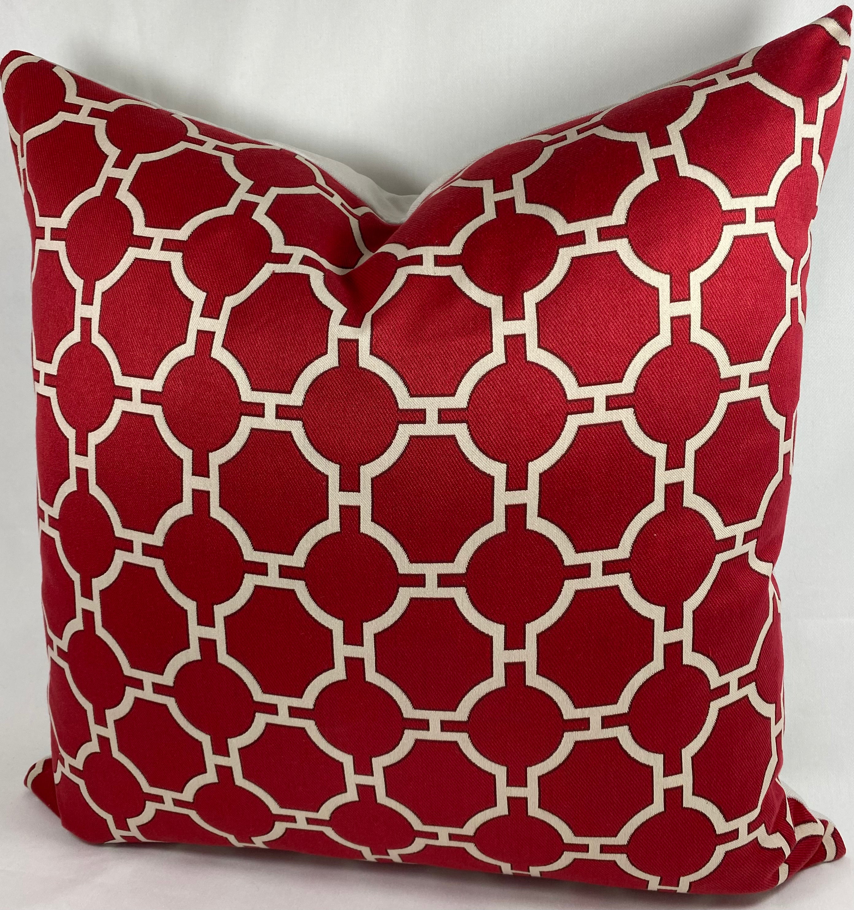 Luxury Pillow – 24" × 24" – Kinder Red