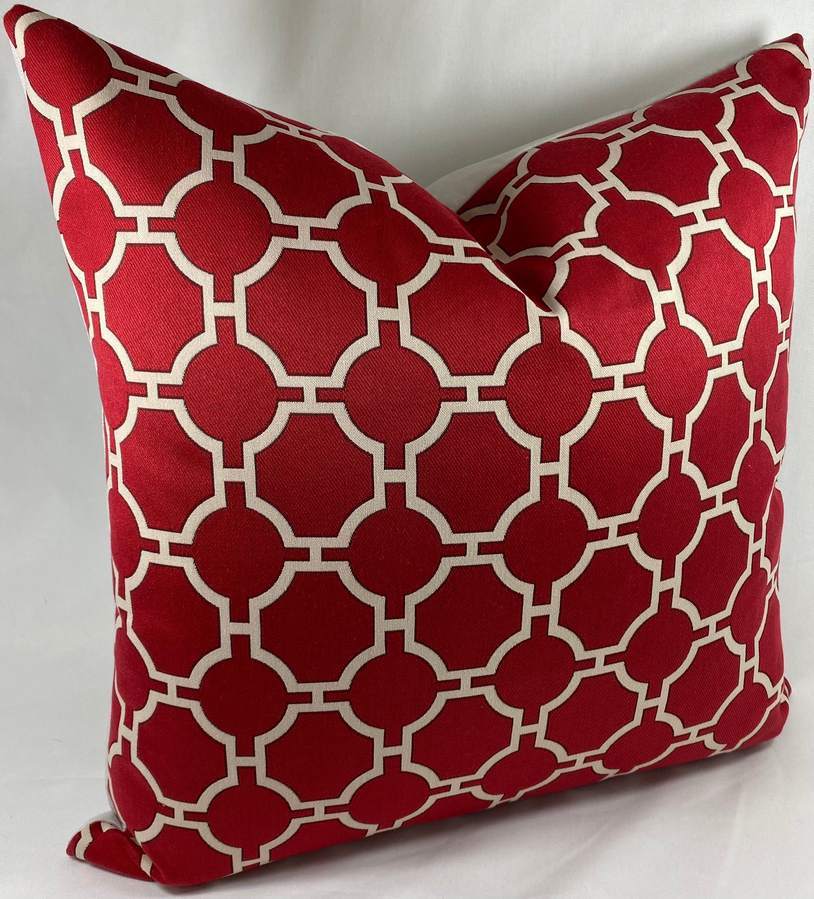 Luxury Pillow – 24" × 24" – Kinder Red