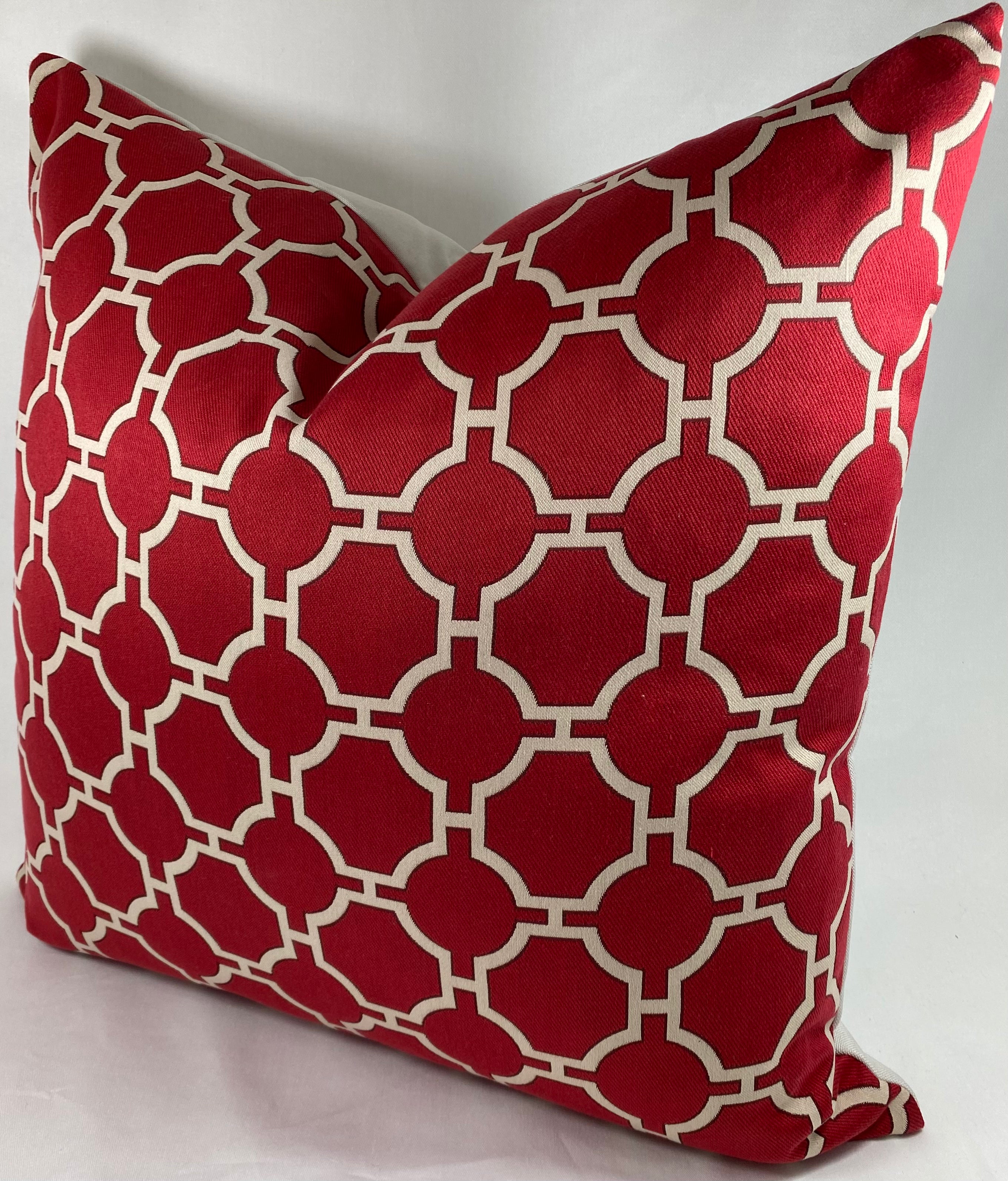 Luxury Pillow – 24" × 24" – Kinder Red
