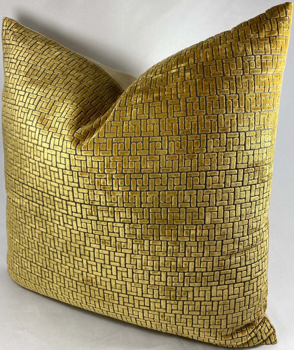 Luxury Pillow – 24" × 24" – Jenga Gold