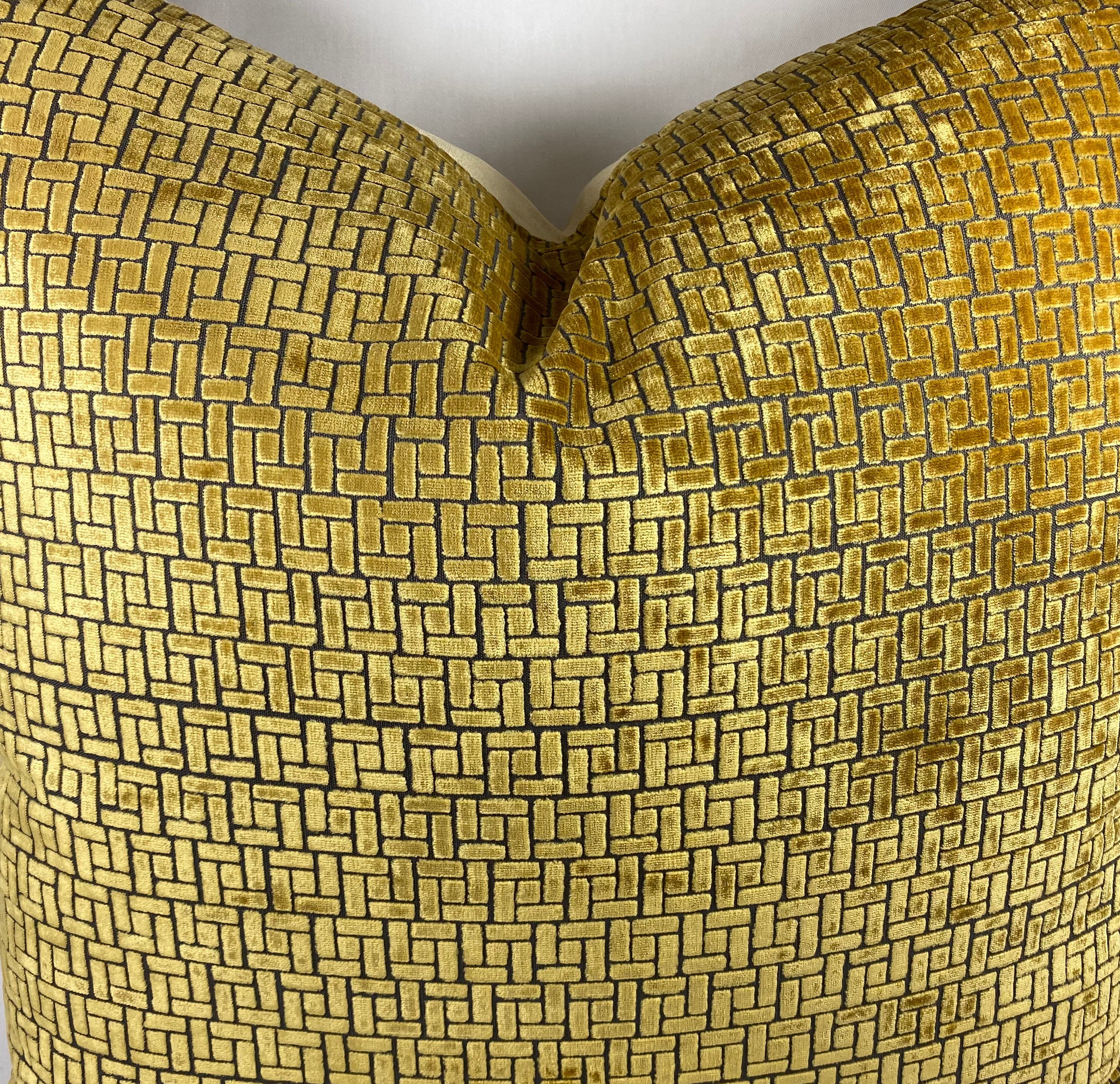 Luxury Pillow – 24" × 24" – Jenga Gold