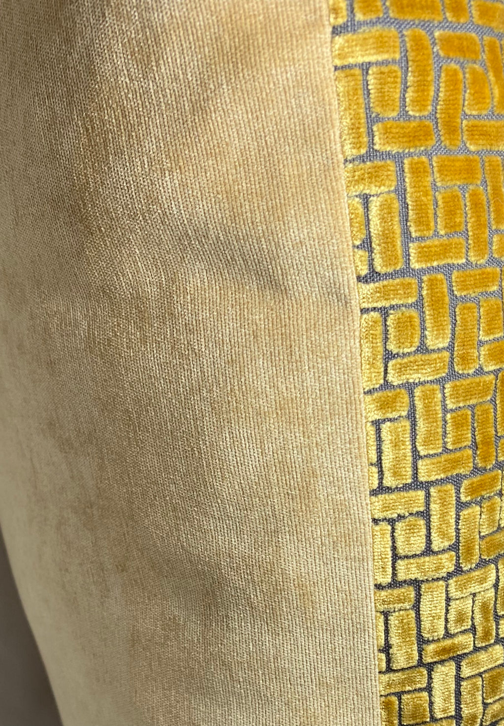 Luxury Pillow – 24" × 24" – Jenga Gold