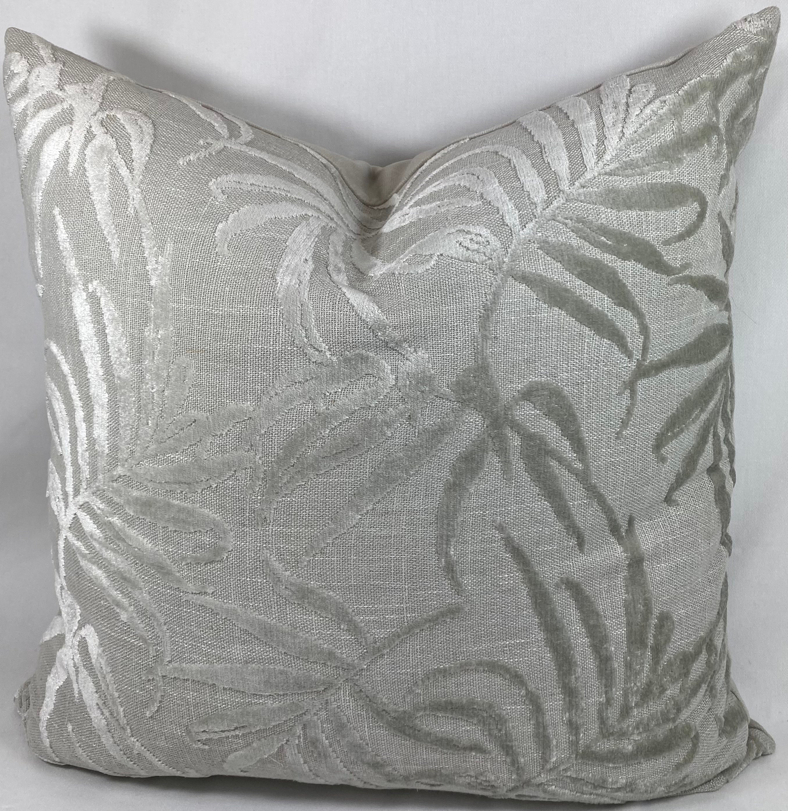 Luxury Pillow – 24" × 24" – Silver Fronds