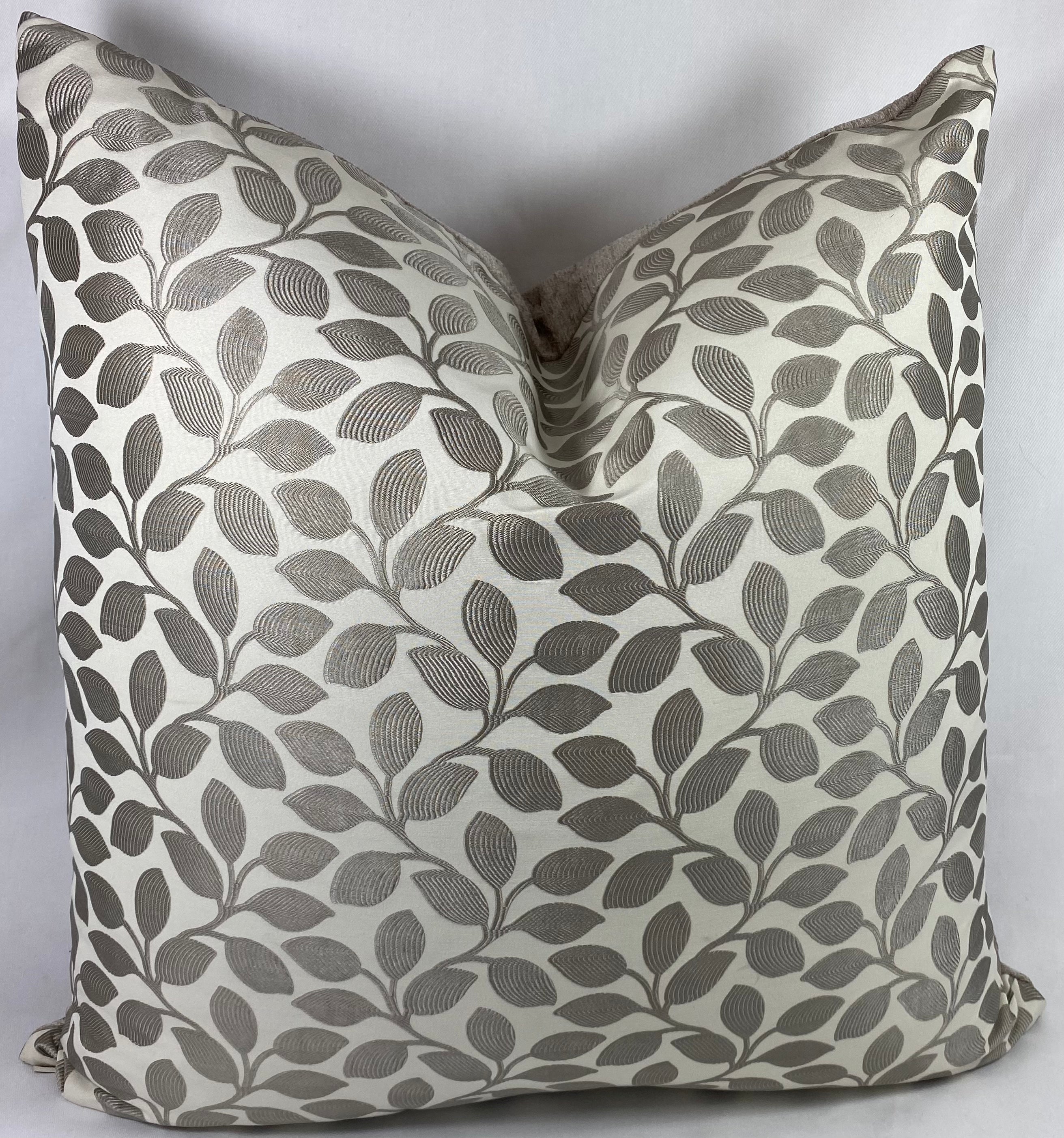 Luxury Pillow – 24" × 24" – Foliage Platinum