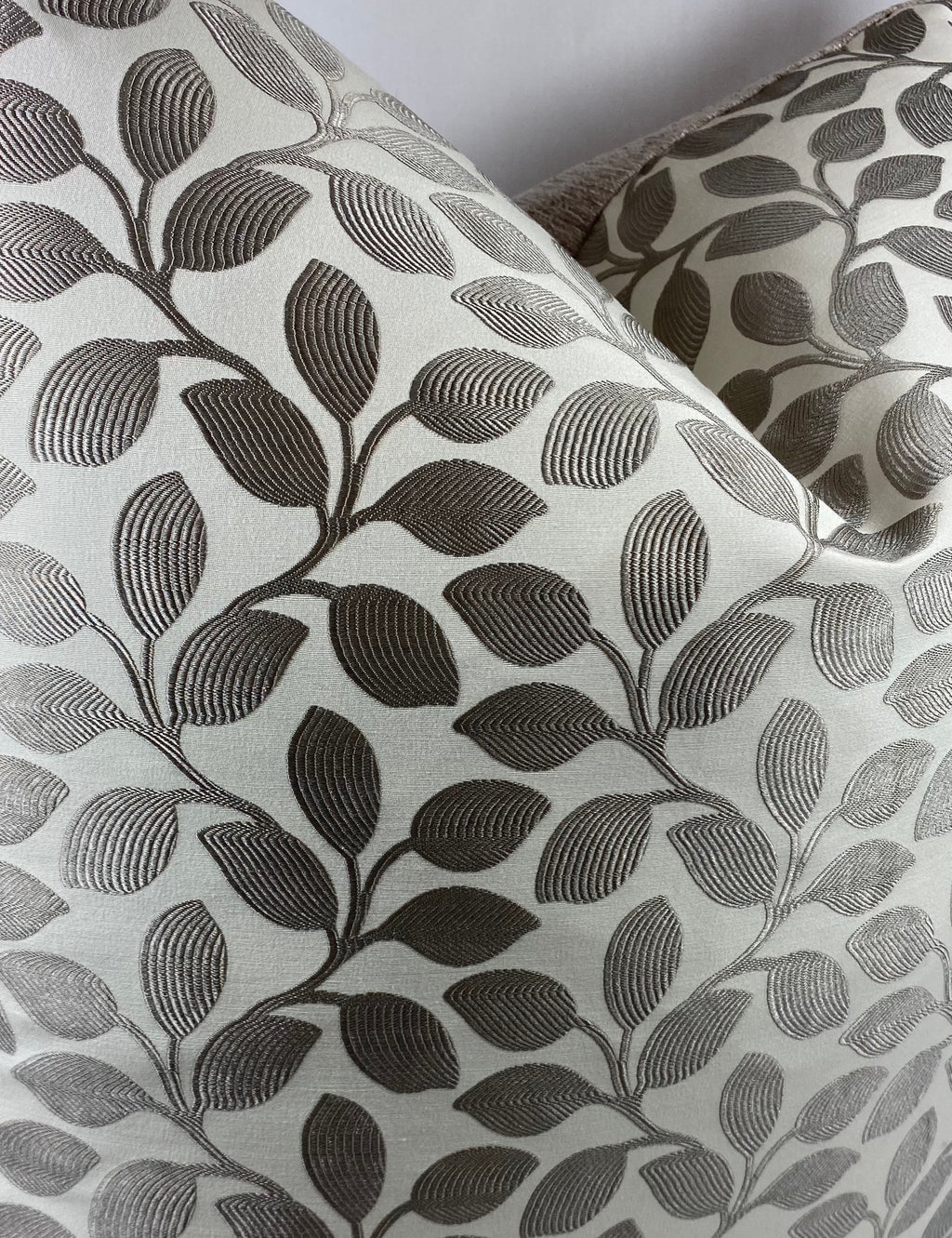 Luxury Pillow – 24" × 24" – Foliage Platinum