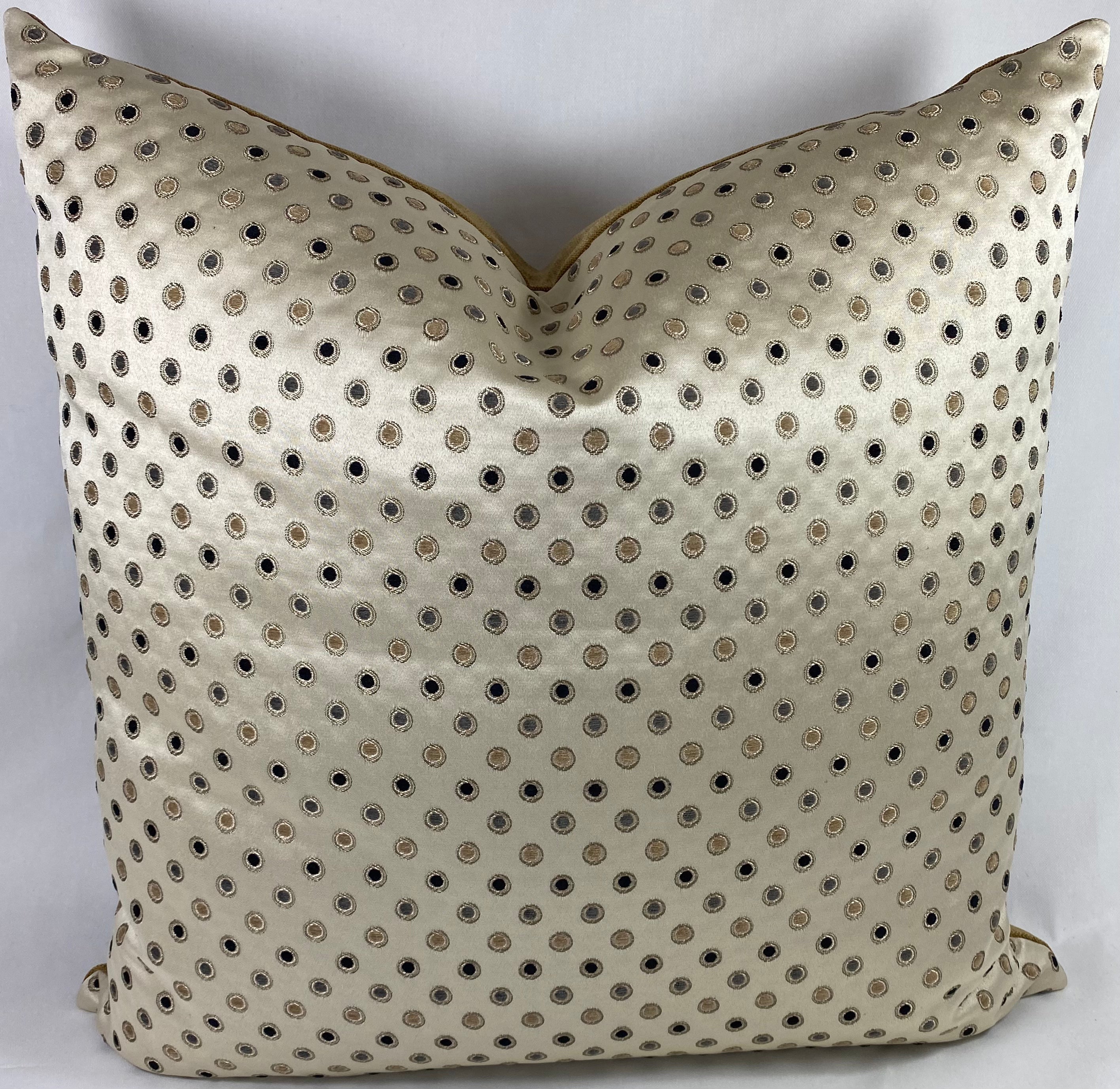 Luxury Pillow – 24" × 24" – Desert Jewel