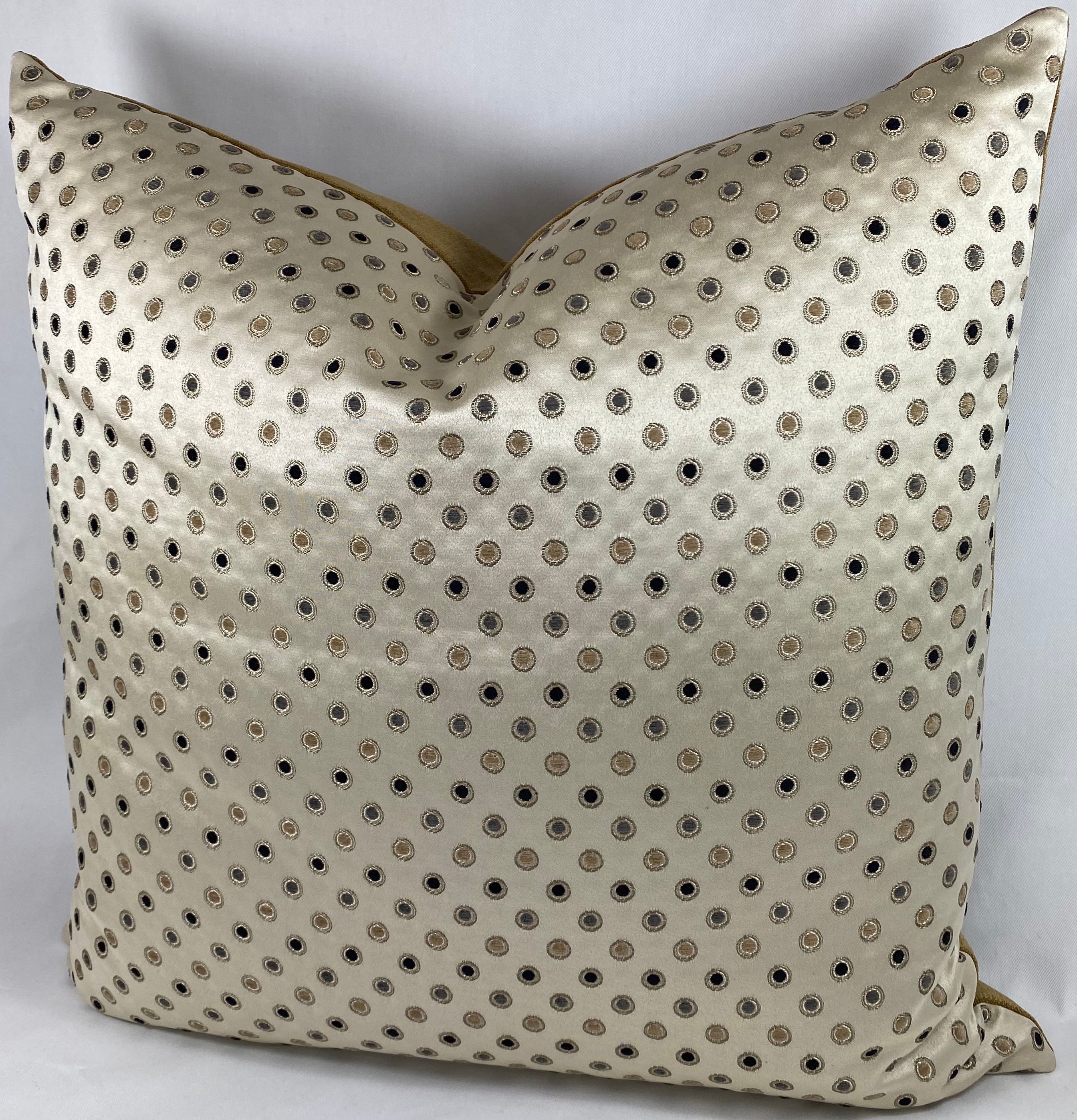 Luxury Pillow – 24" × 24" – Desert Jewel