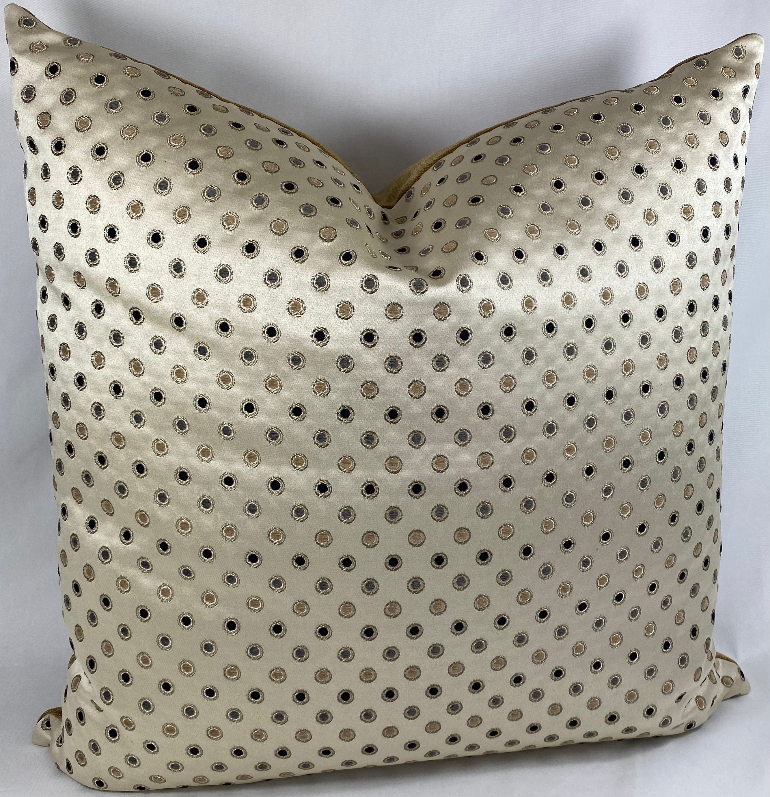Luxury Pillow – 24" × 24" – Desert Jewel