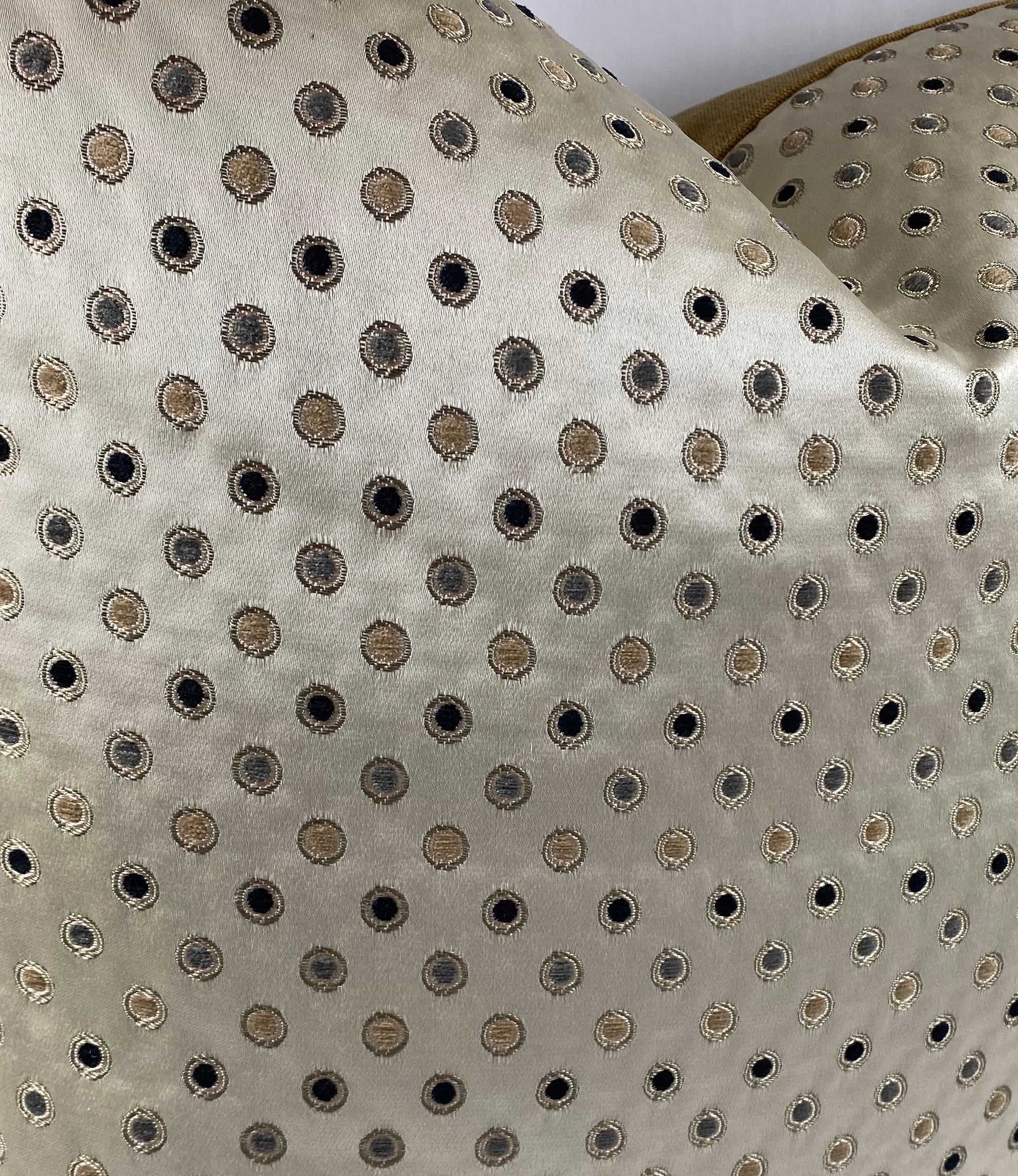 Luxury Pillow – 24" × 24" – Desert Jewel