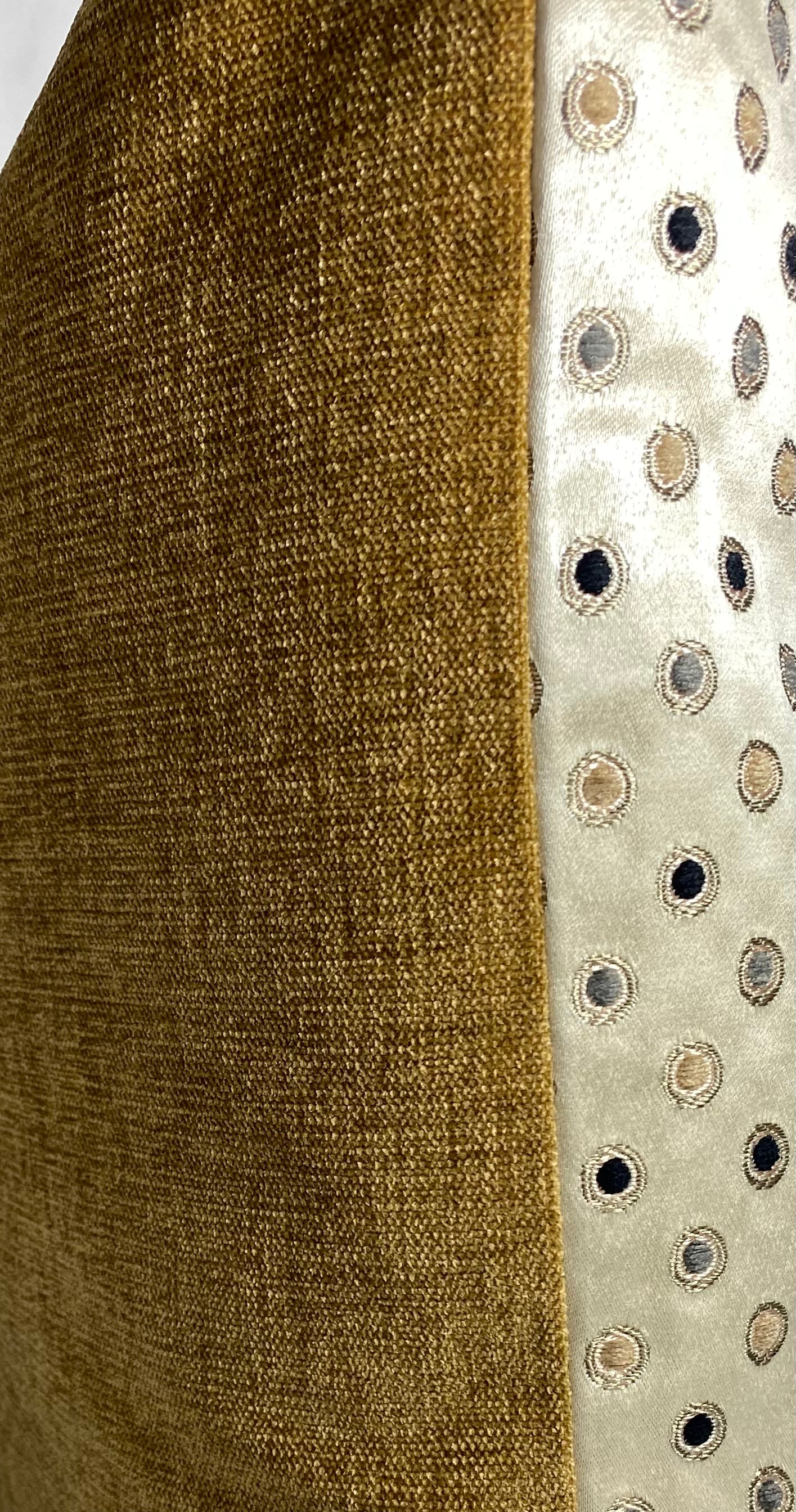 Luxury Pillow – 24" × 24" – Desert Jewel