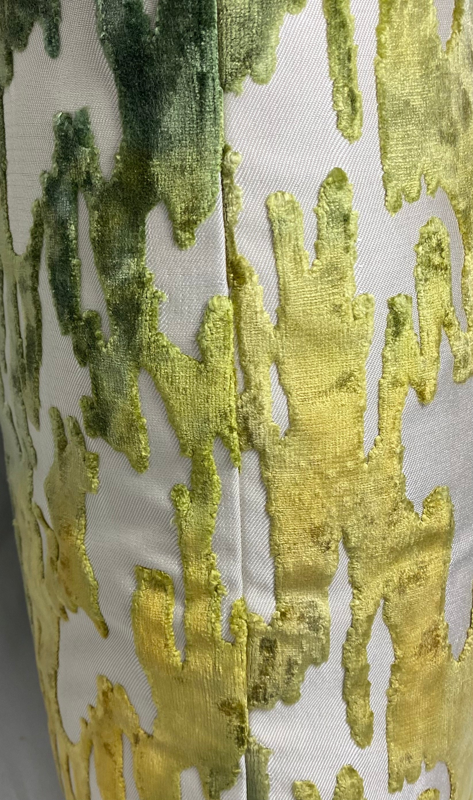 Luxury Pillow – 24" × 24" – Jervis Lemon