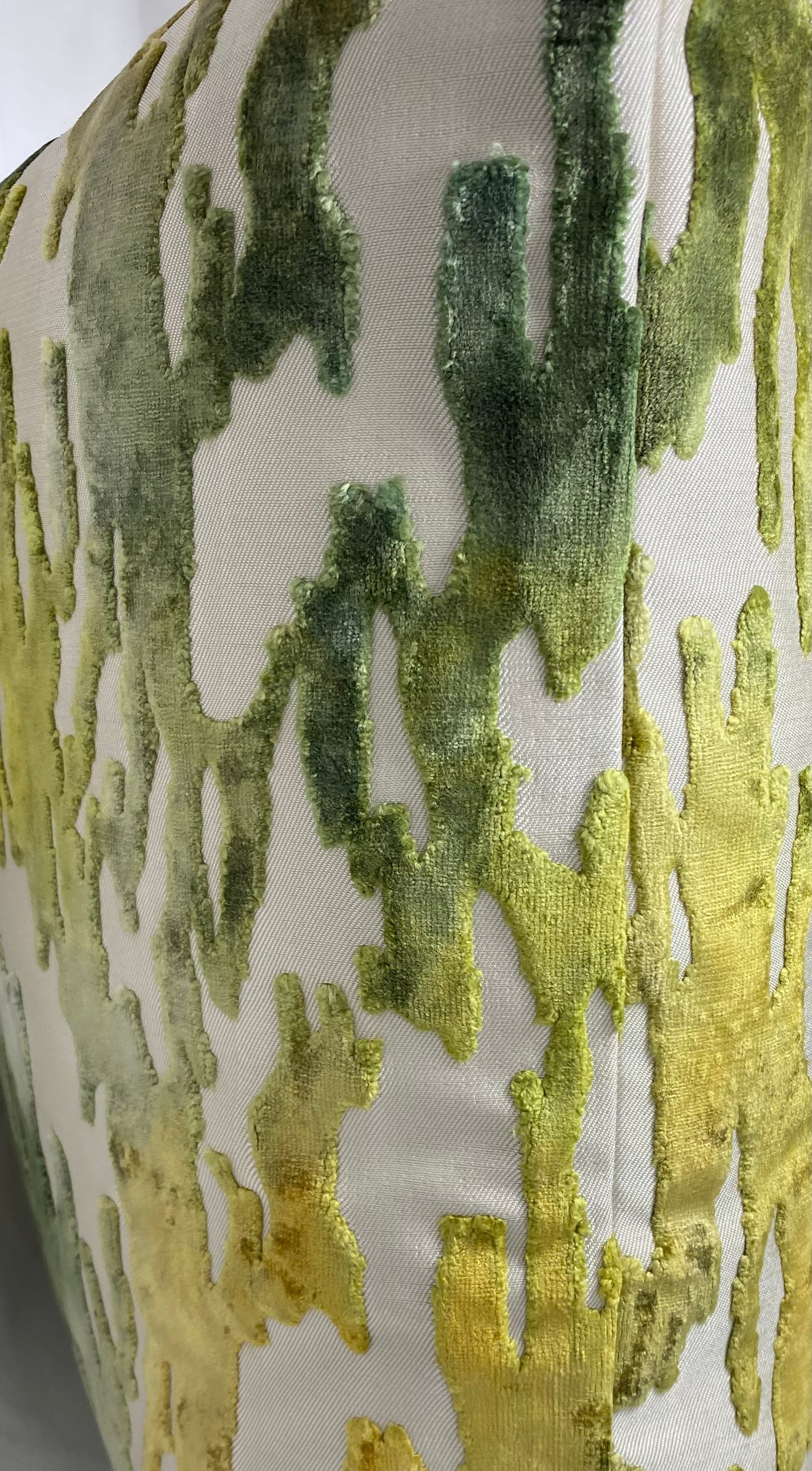 Luxury Pillow – 24" × 24" – Jervis Lemon