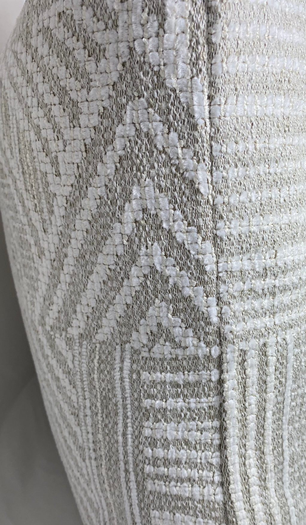 Luxury Pillow – 24" × 24" – Zaria Ivory