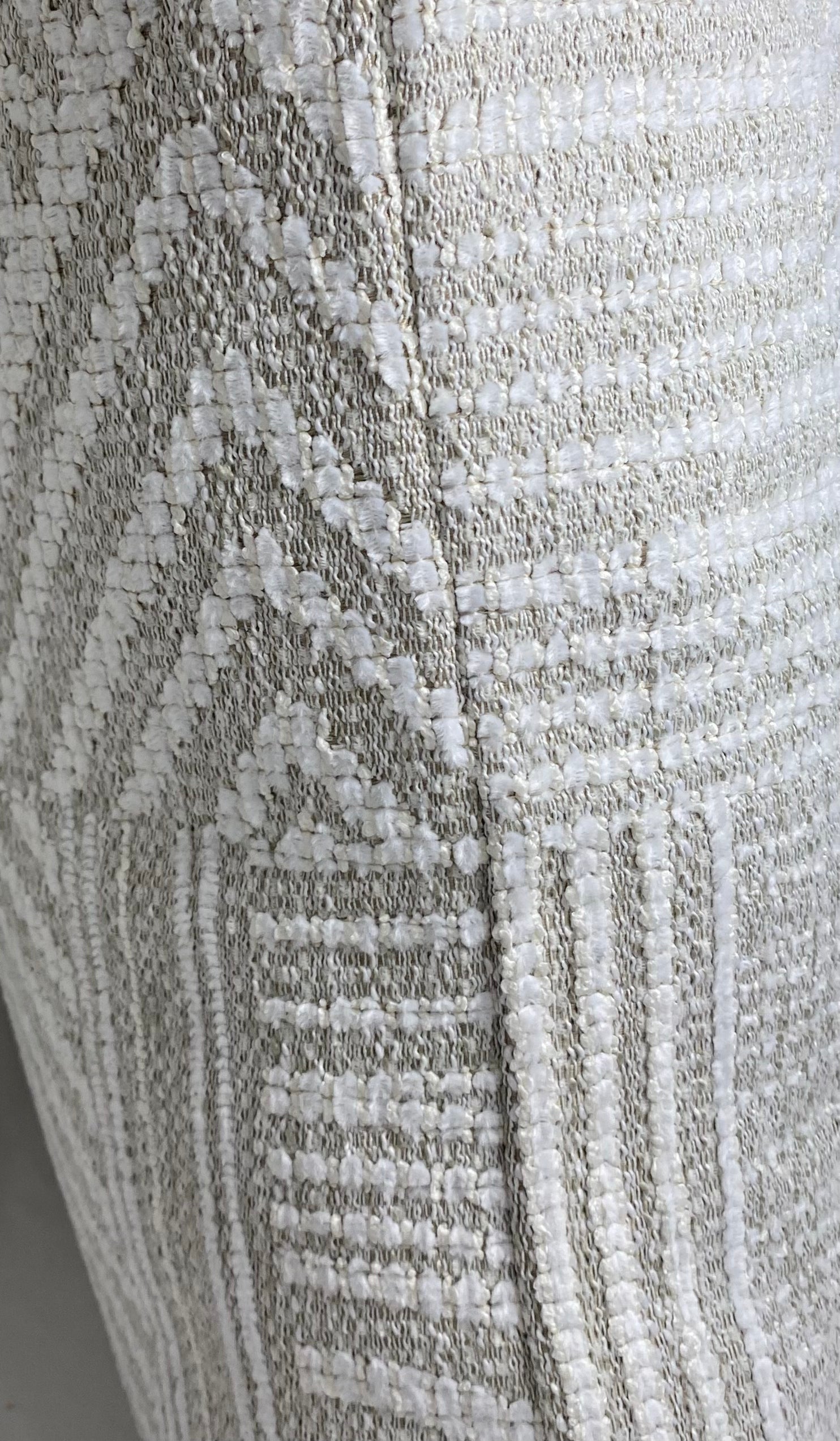 Luxury Pillow – 24" × 24" – Zaria Ivory