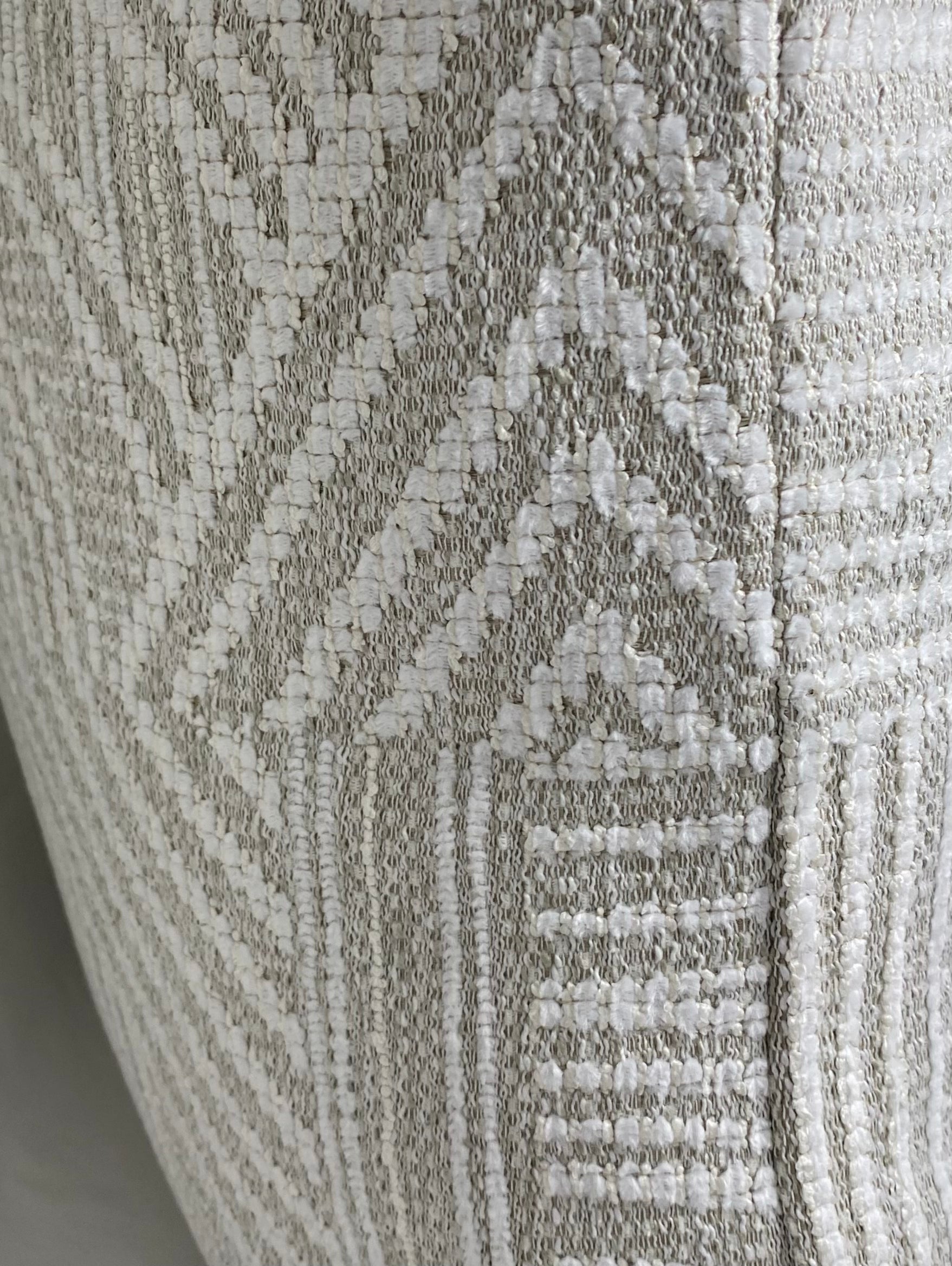 Luxury Pillow – 24" × 24" – Zaria Ivory