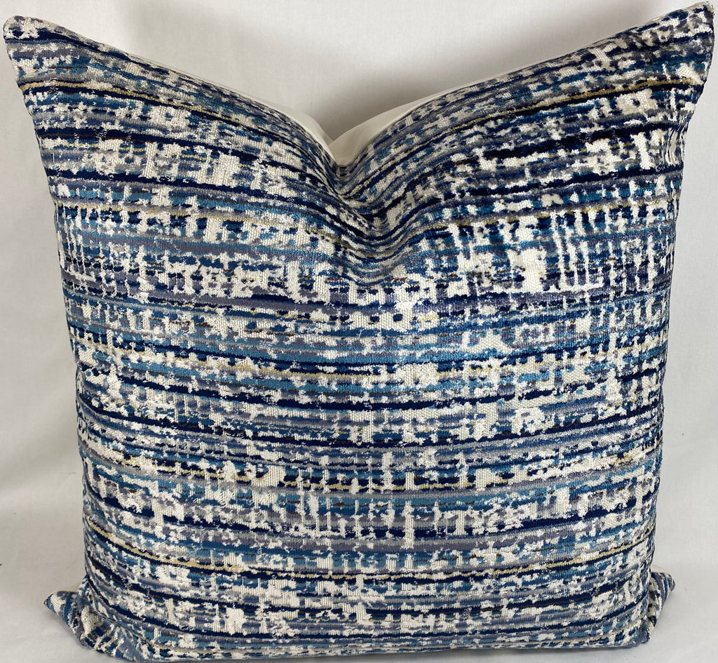 Luxury Pillow – 24" × 24" – Dynamix Ocean