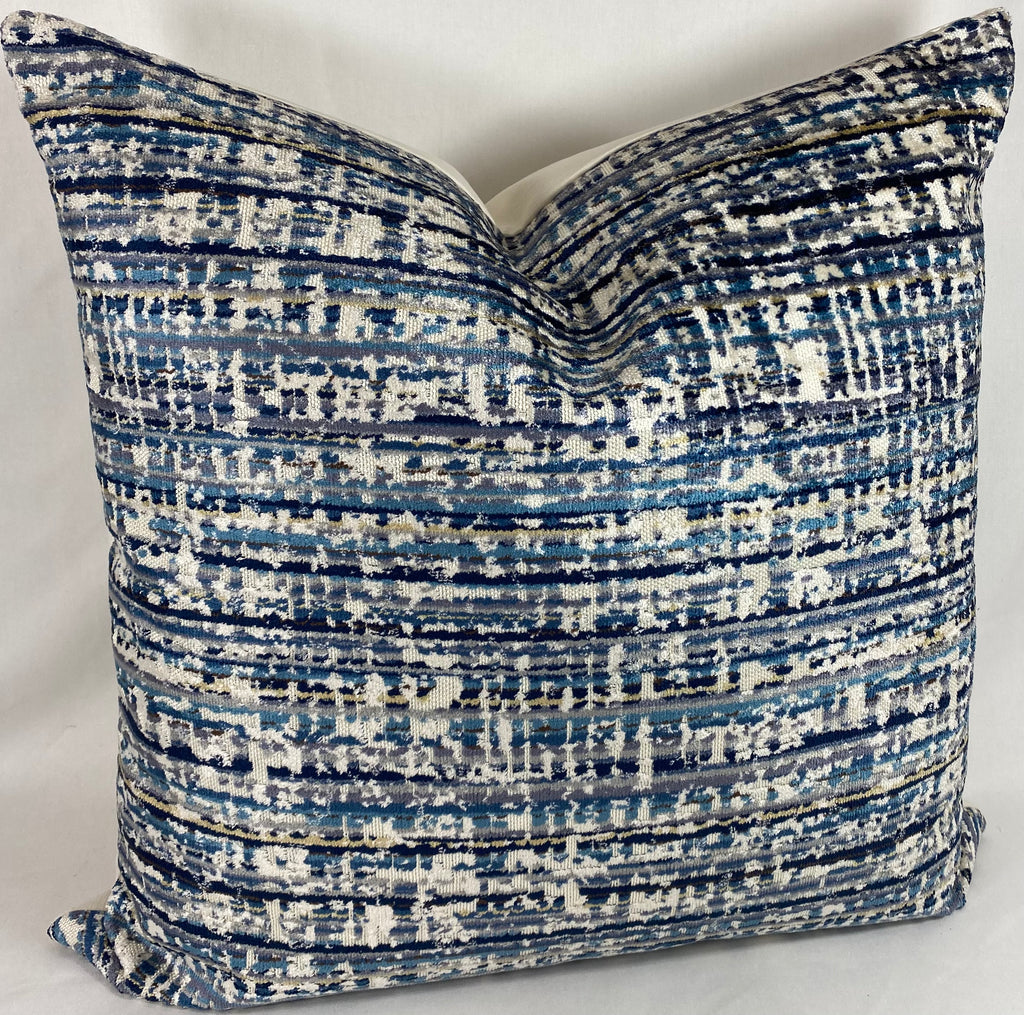 Luxury Pillow – 24" × 24" – Dynamix Ocean