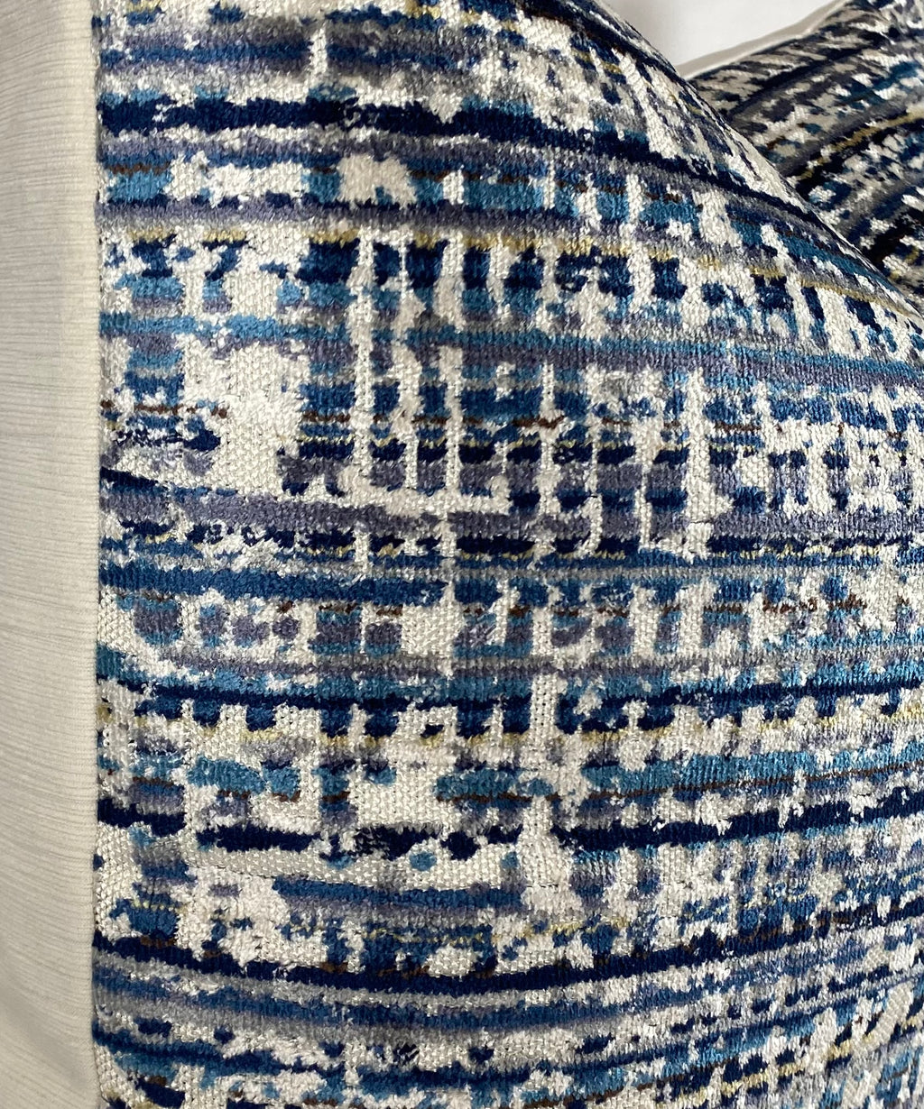 Luxury Pillow – 24" × 24" – Dynamix Ocean