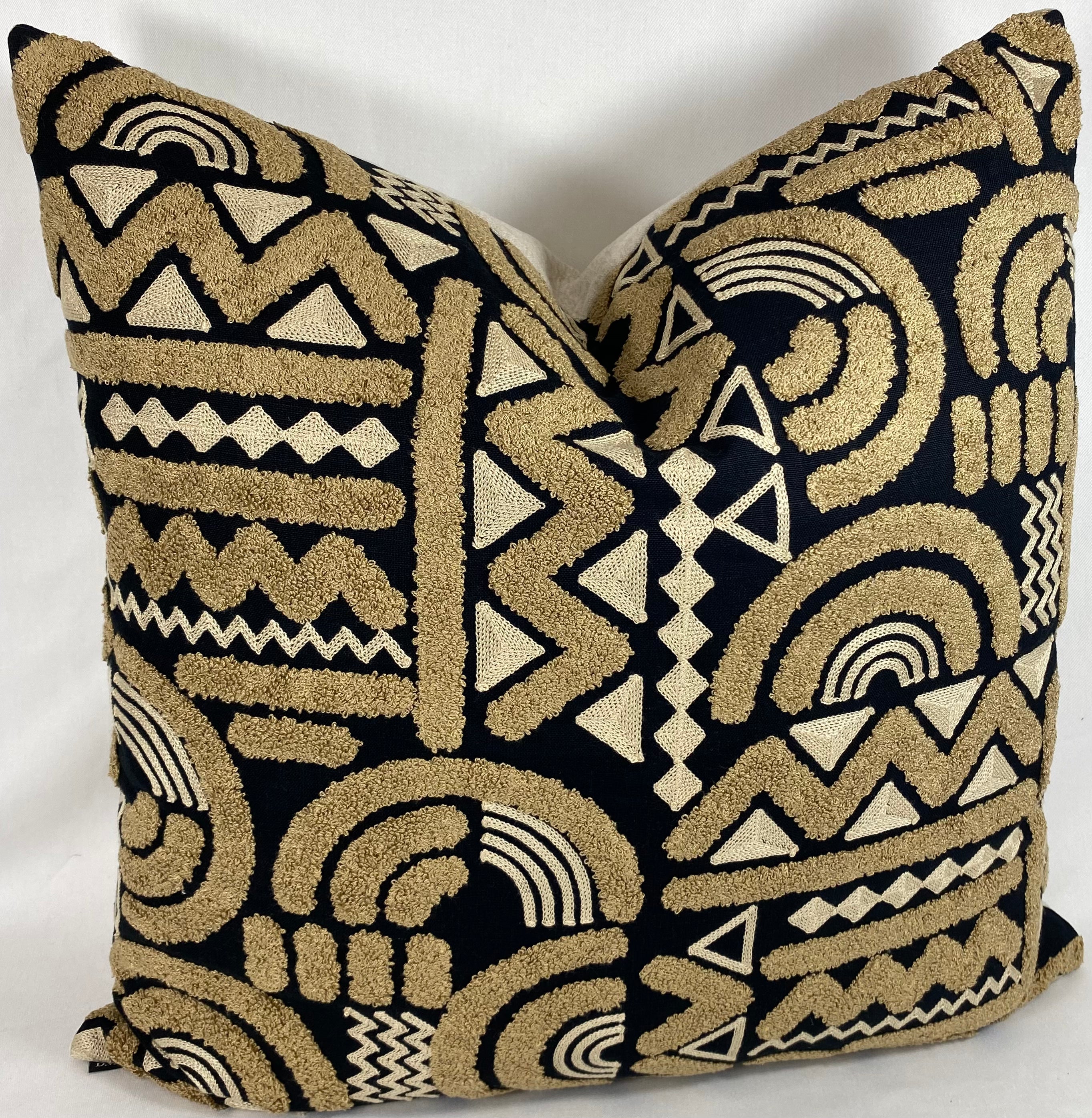 Luxury Pillow – 24" × 24" – Houdini