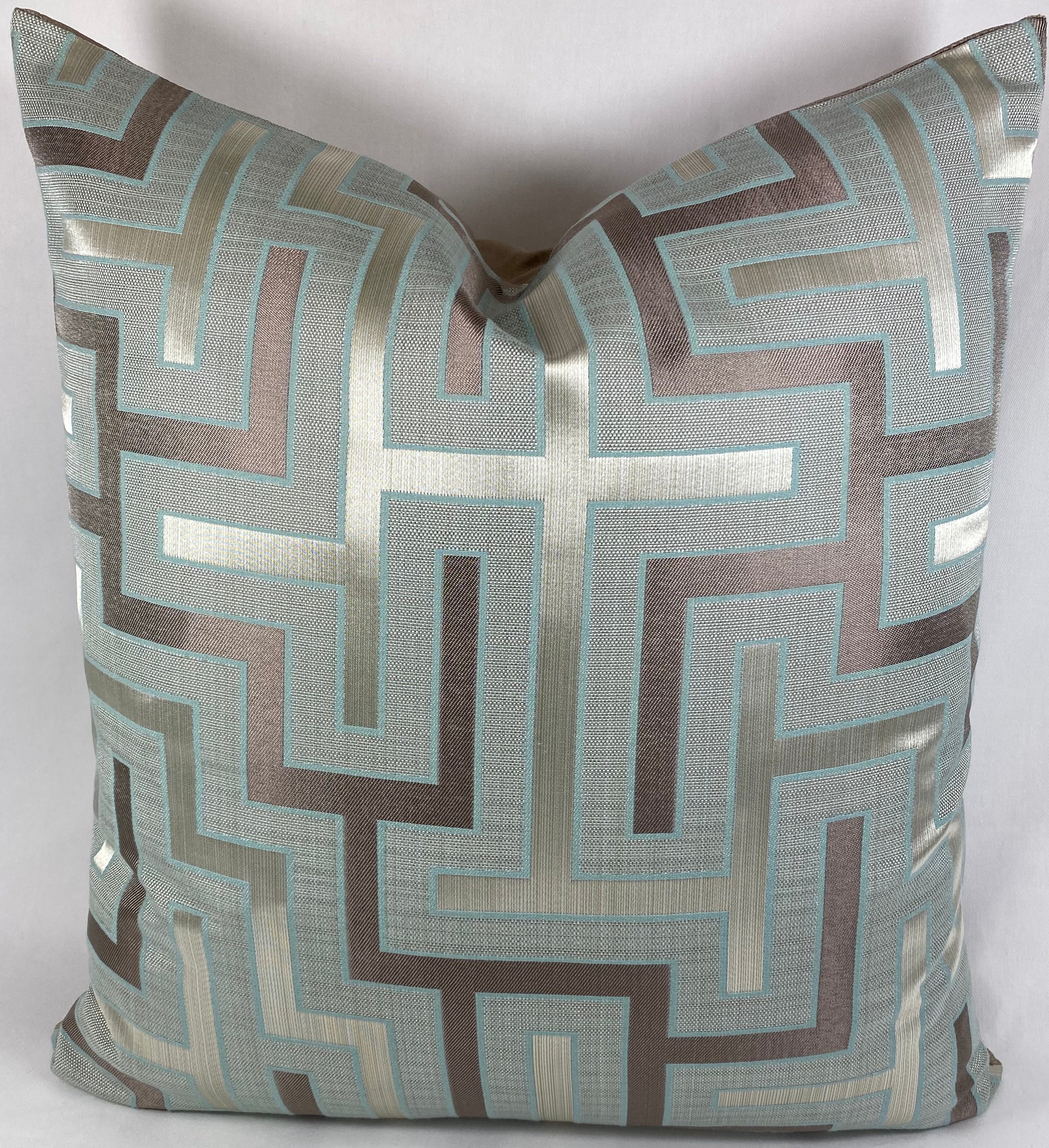 Luxury Pillow – 22" × 22" – Puzzle