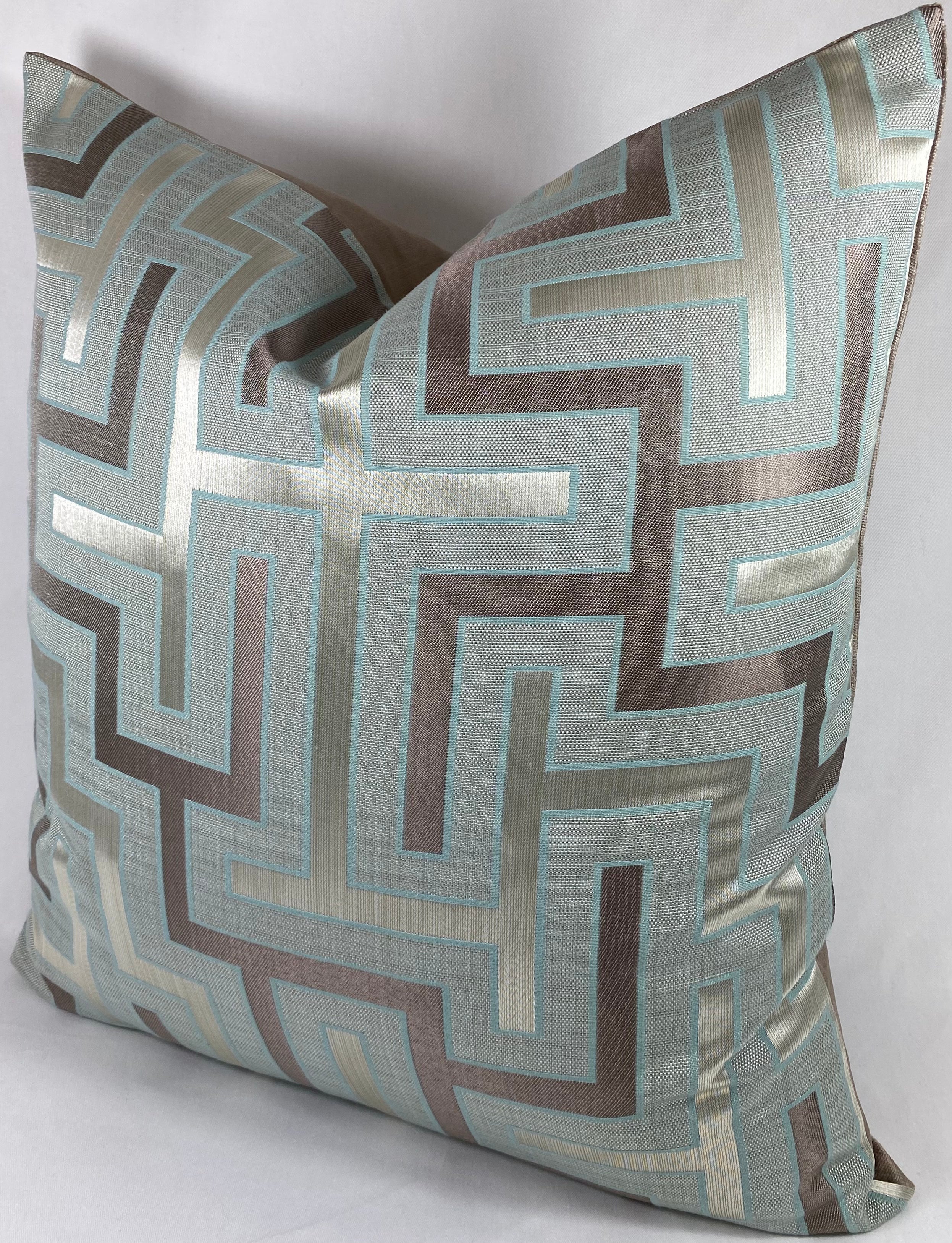 Luxury Pillow – 22" × 22" – Puzzle