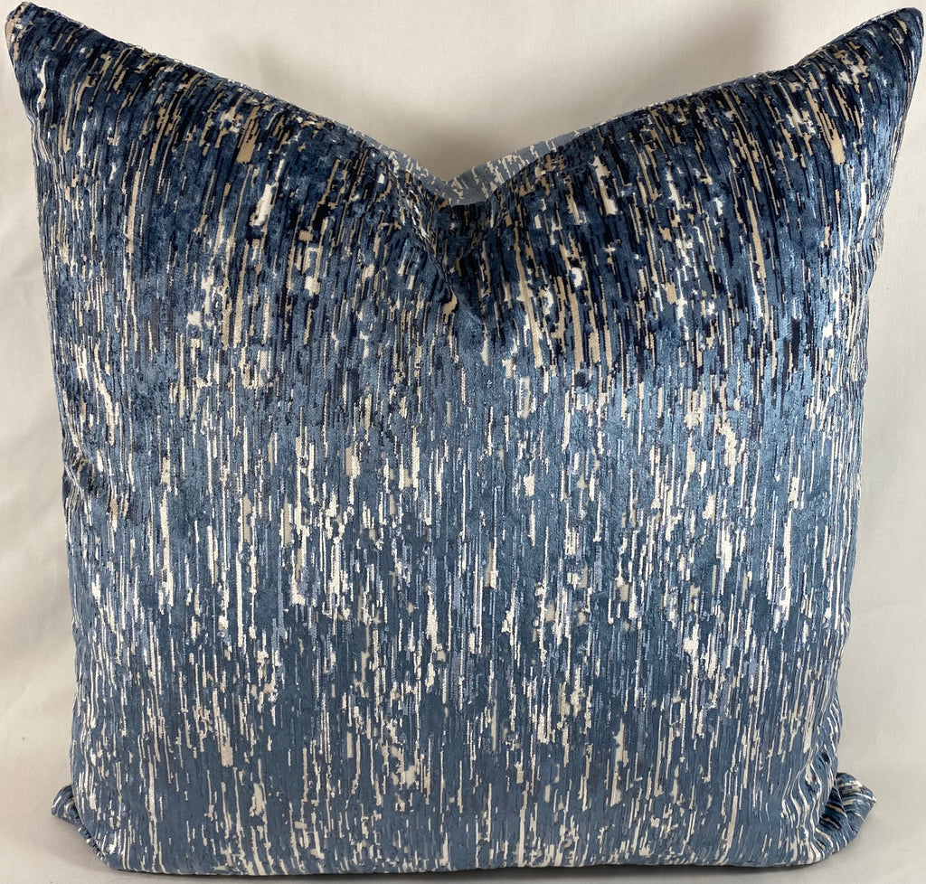 Luxury Pillow – 24" × 24" – Yanbu Pacific