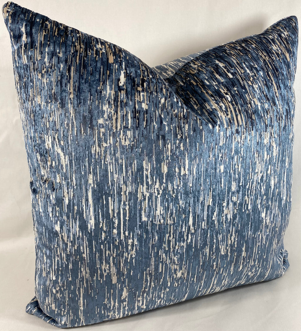 Luxury Pillow – 24" × 24" – Yanbu Pacific