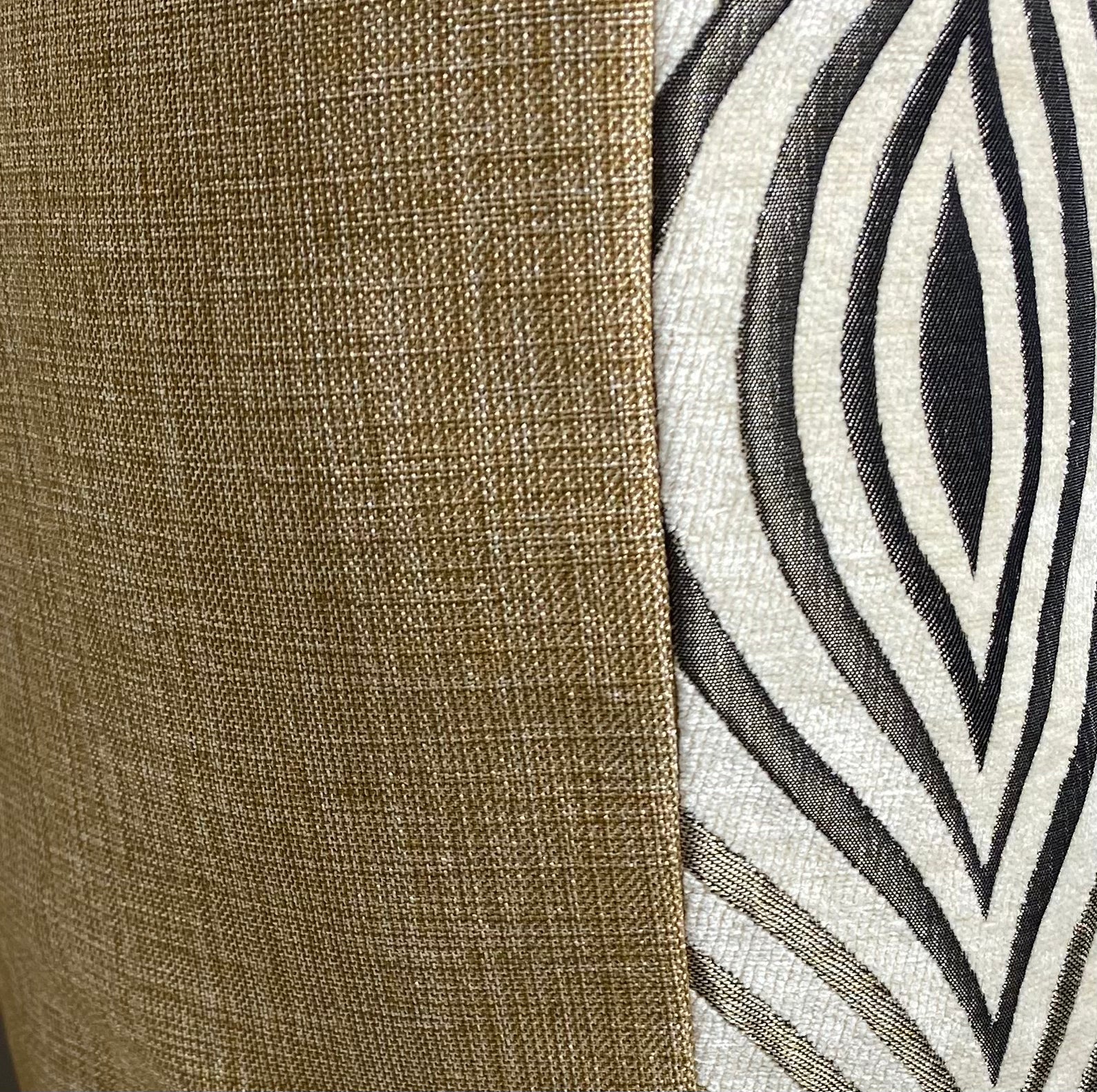 Luxury Pillow – 24" × 24" – Koza Cream