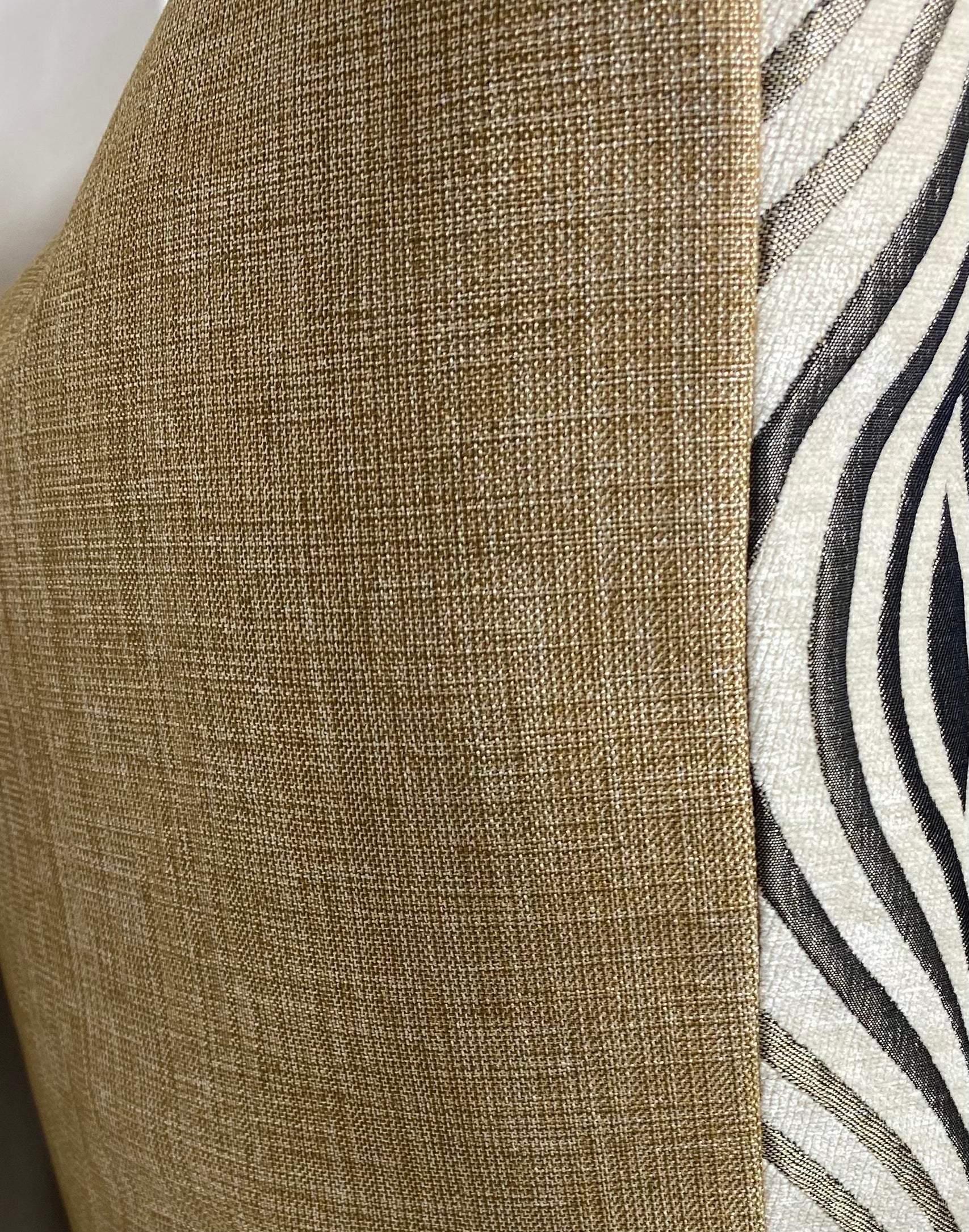 Luxury Pillow – 24" × 24" – Koza Cream