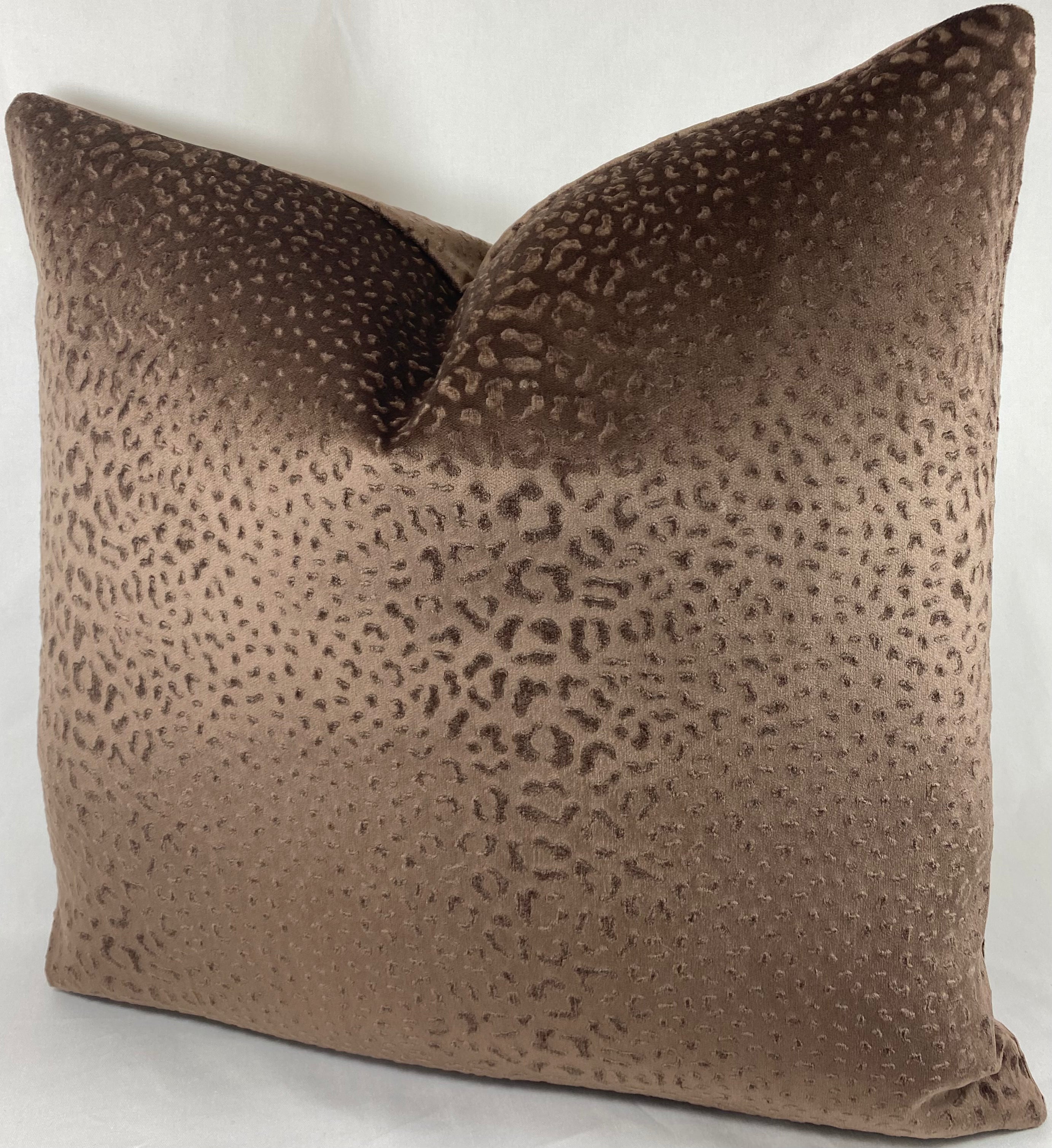 Luxury Pillow – 24" × 24" – Wild Luxe