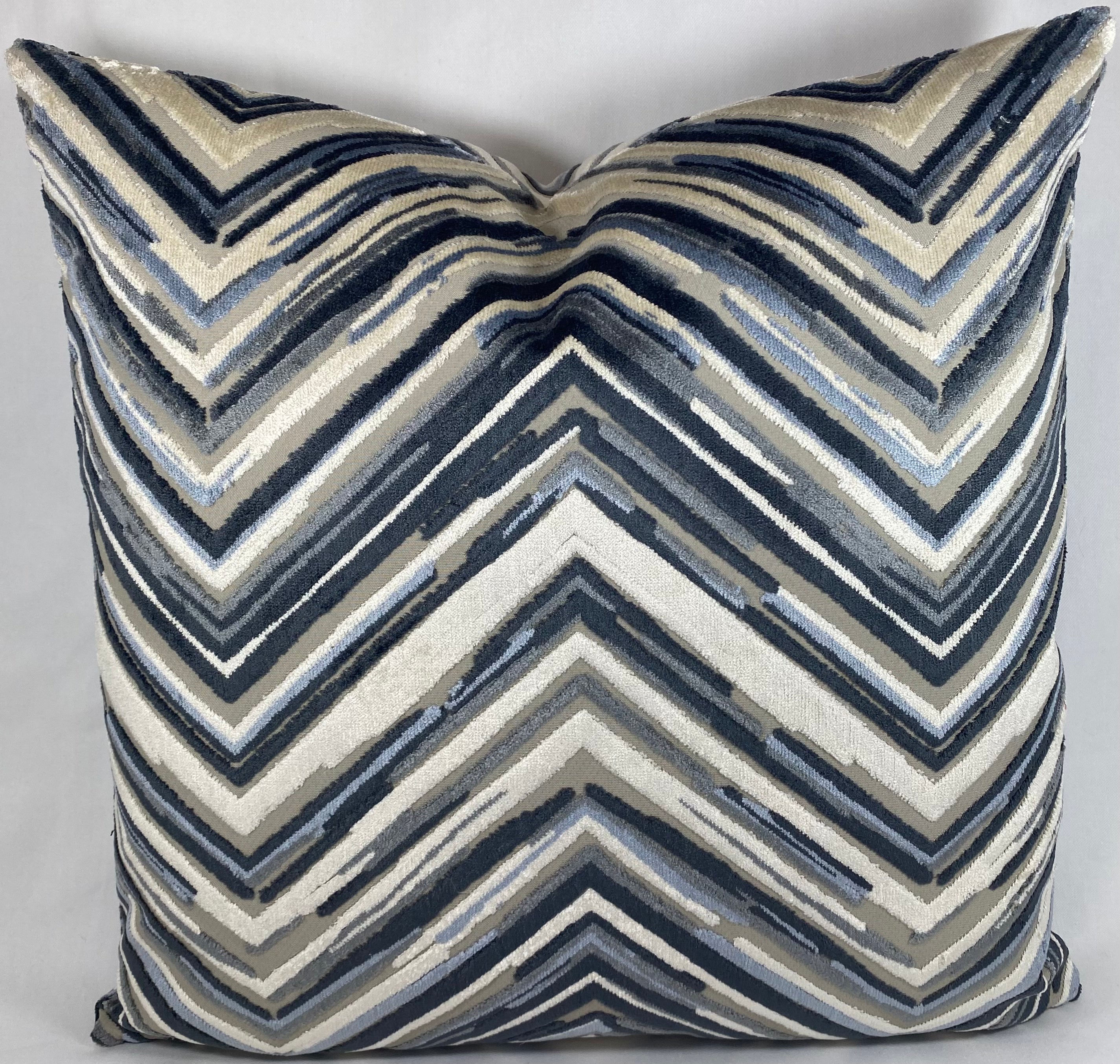 Luxury Pillow – 24" × 24" – Del Mar Blue
