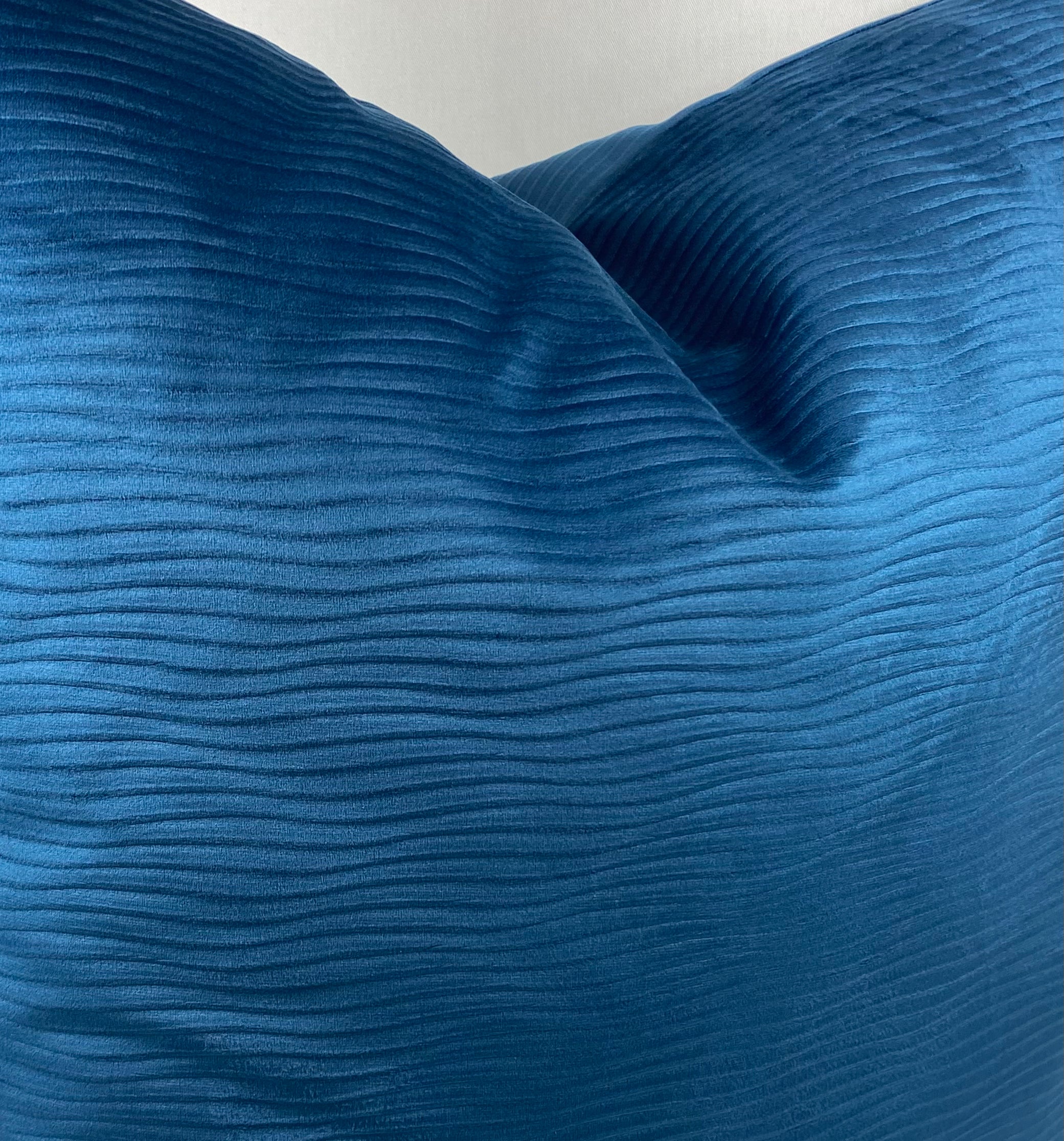 Luxury Pillow – 24" × 24" – Stream Navy