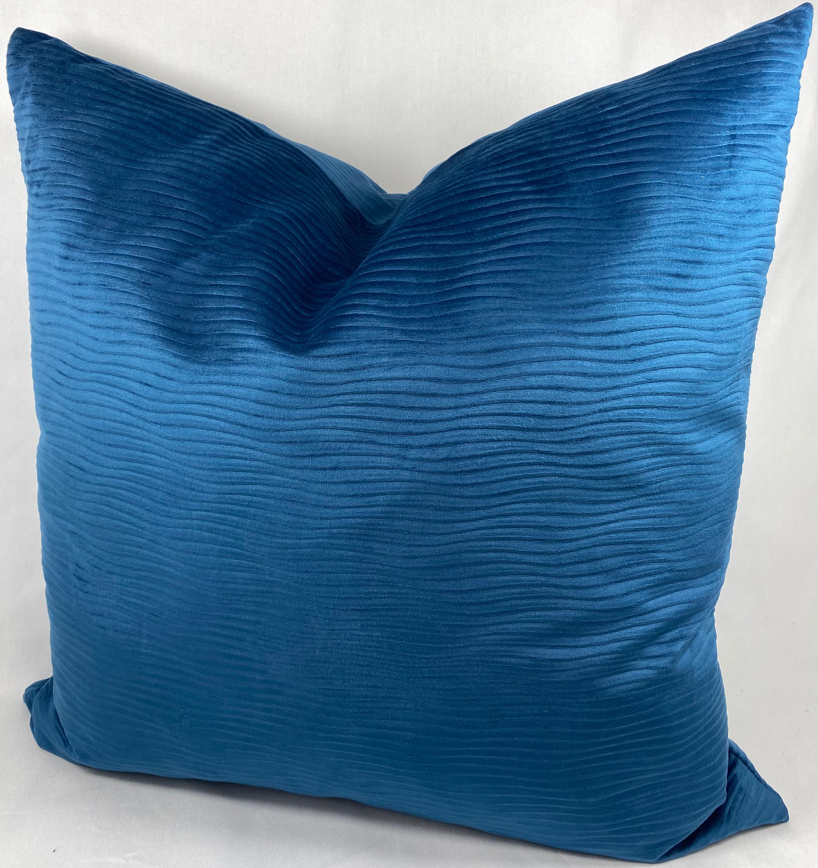 Luxury Pillow – 24" × 24" – Stream Navy