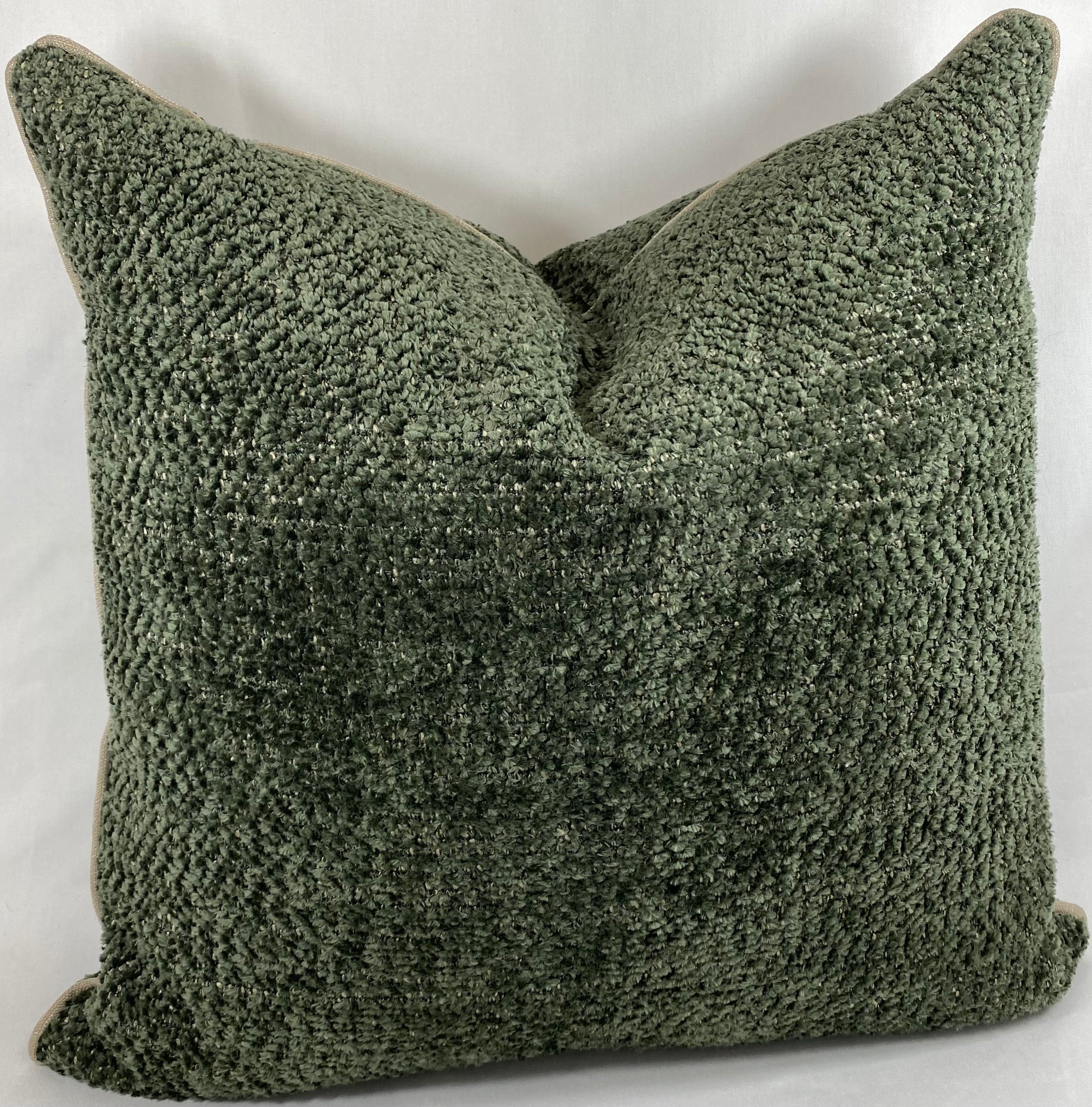 Luxury Pillow – 24" × 24" – Knubby Moss