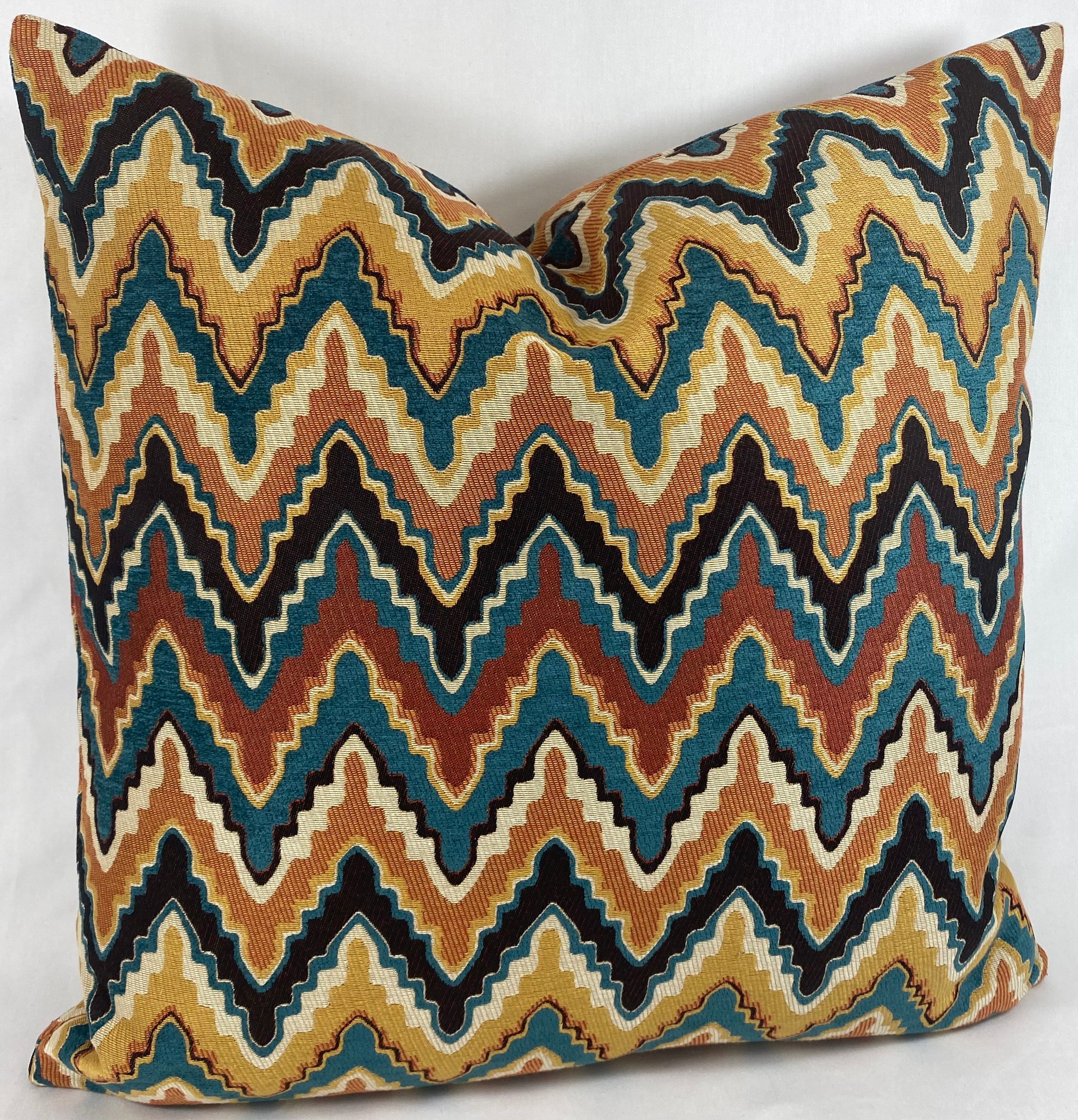 Luxury Pillow – 24" × 24" – Cahuilla