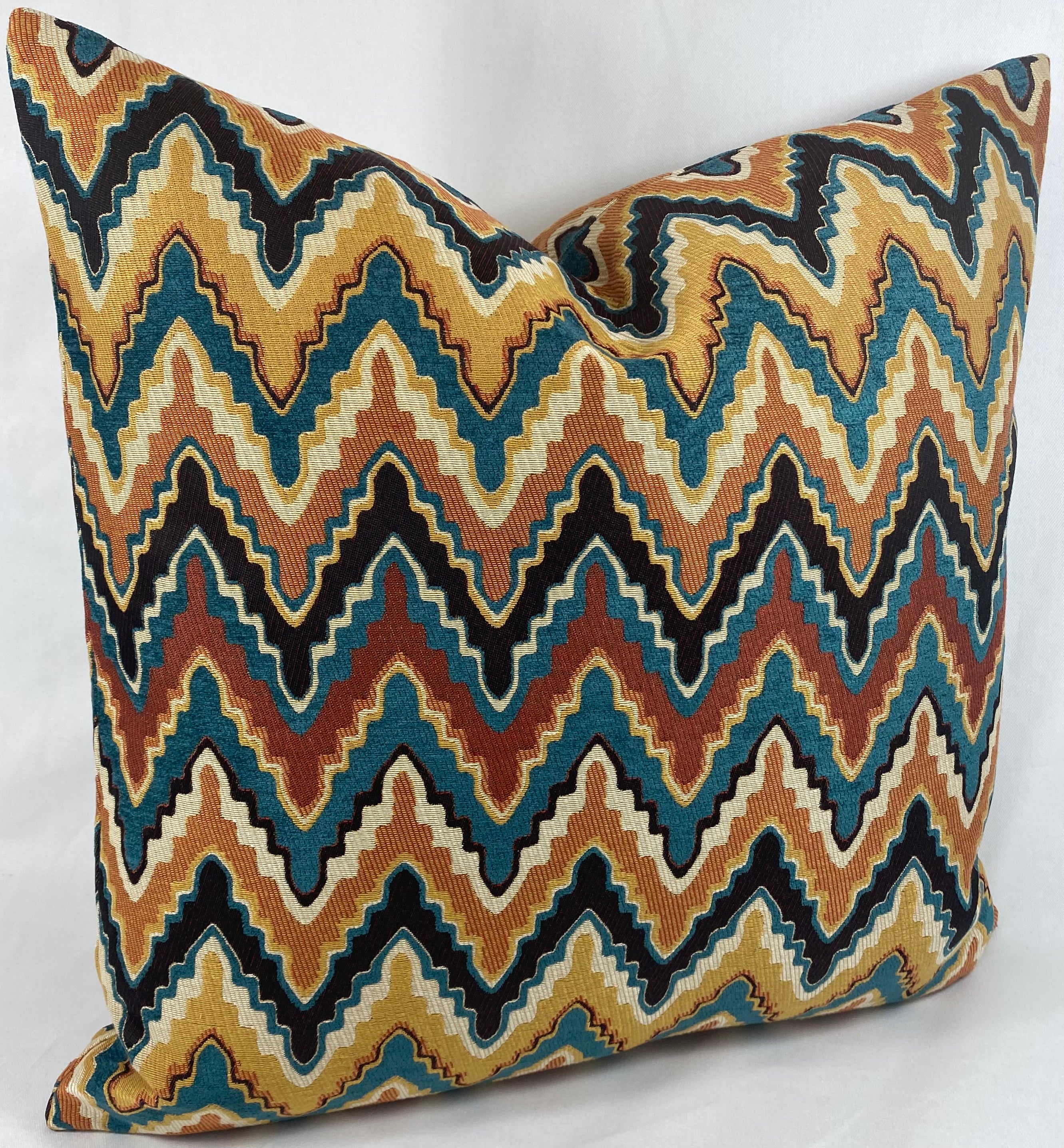 Luxury Pillow – 24" × 24" – Cahuilla
