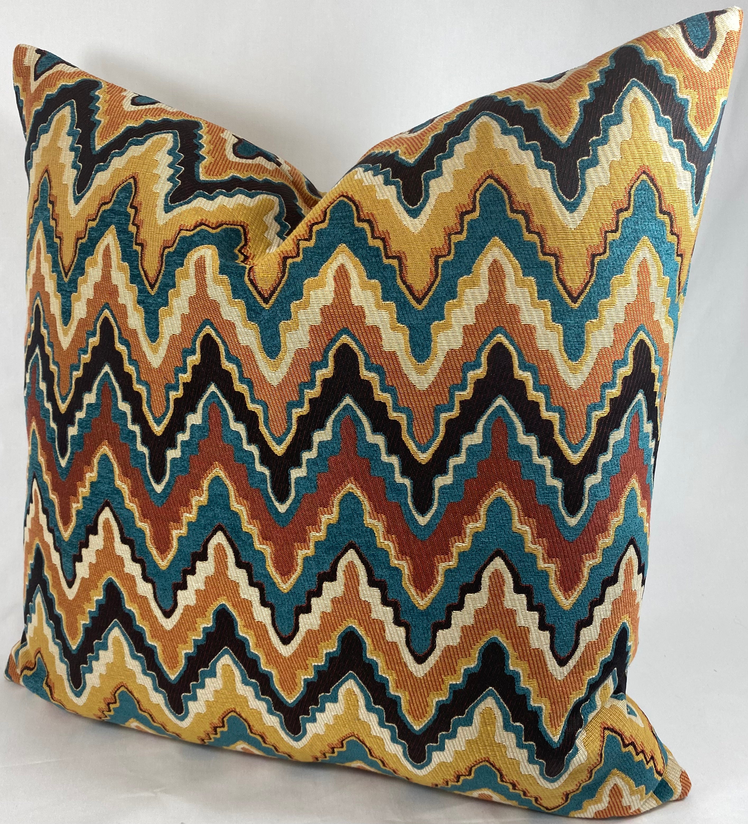 Luxury Pillow – 24" × 24" – Cahuilla