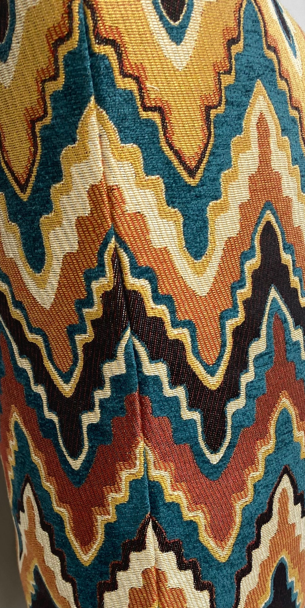 Luxury Pillow – 24" × 24" – Cahuilla
