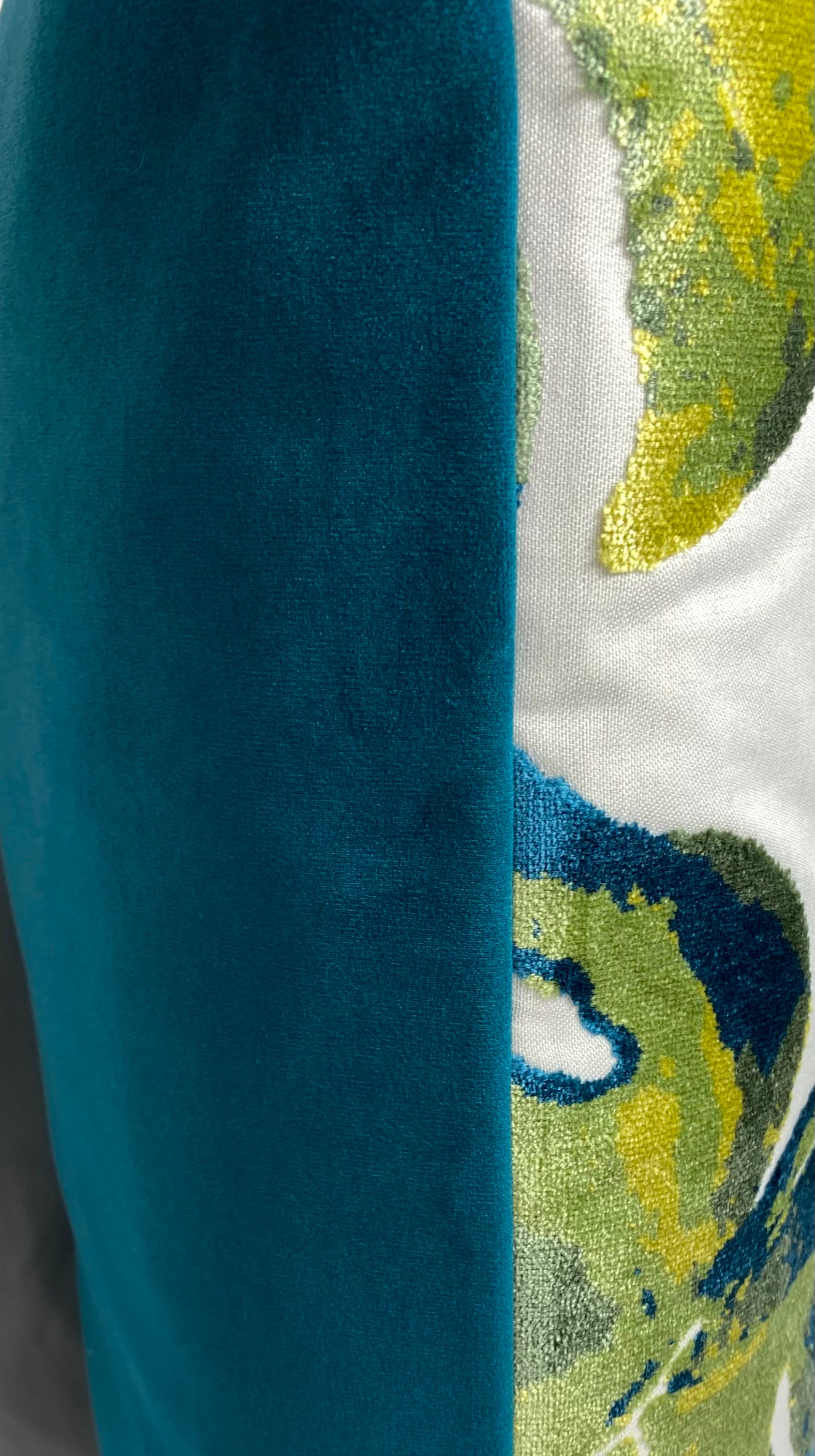 Luxury Pillow – 24" × 24" – Massala Capri Teal