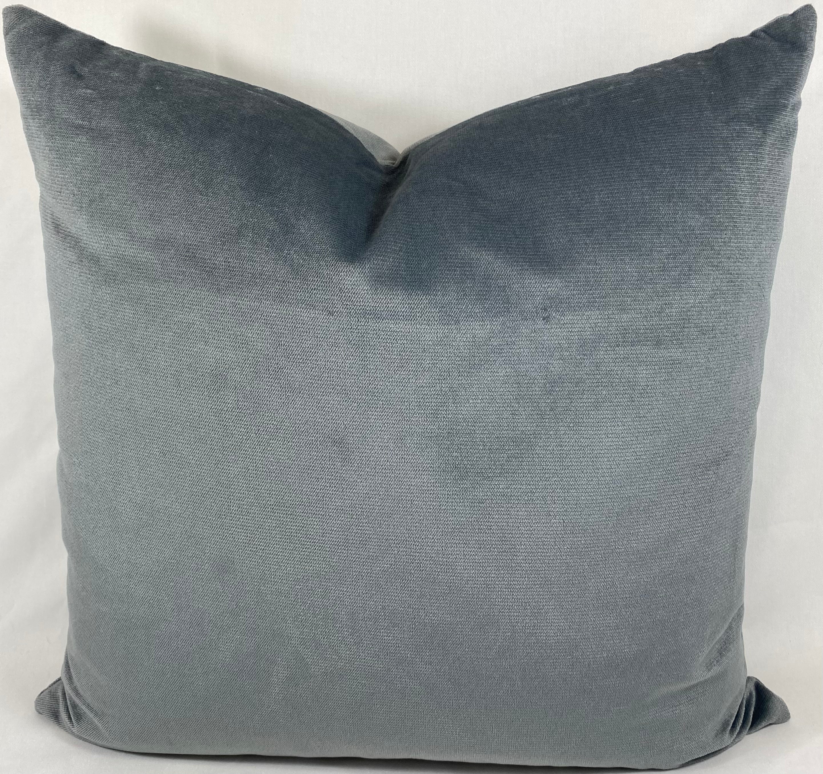 Luxury Pillow – 24" × 24" – Belvedere Graphite
