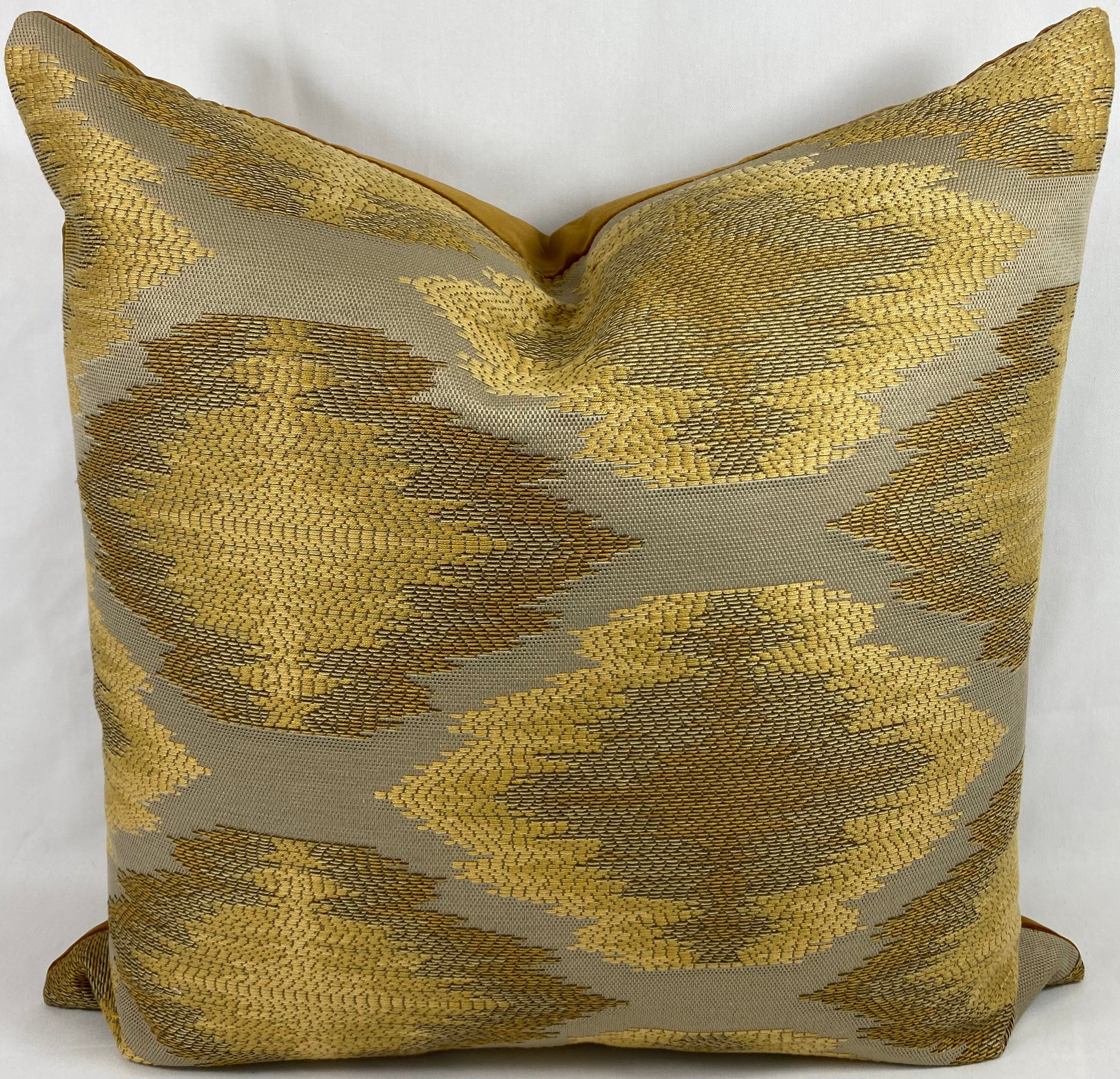 Luxury Pillow – 24" × 24" – Aztec Gold
