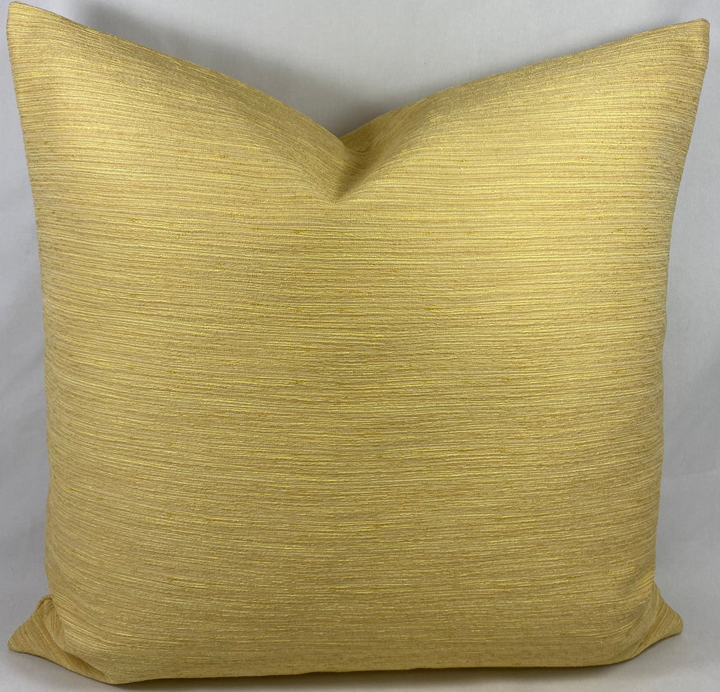 Luxury Pillow – 24" × 24" – Daffodil
