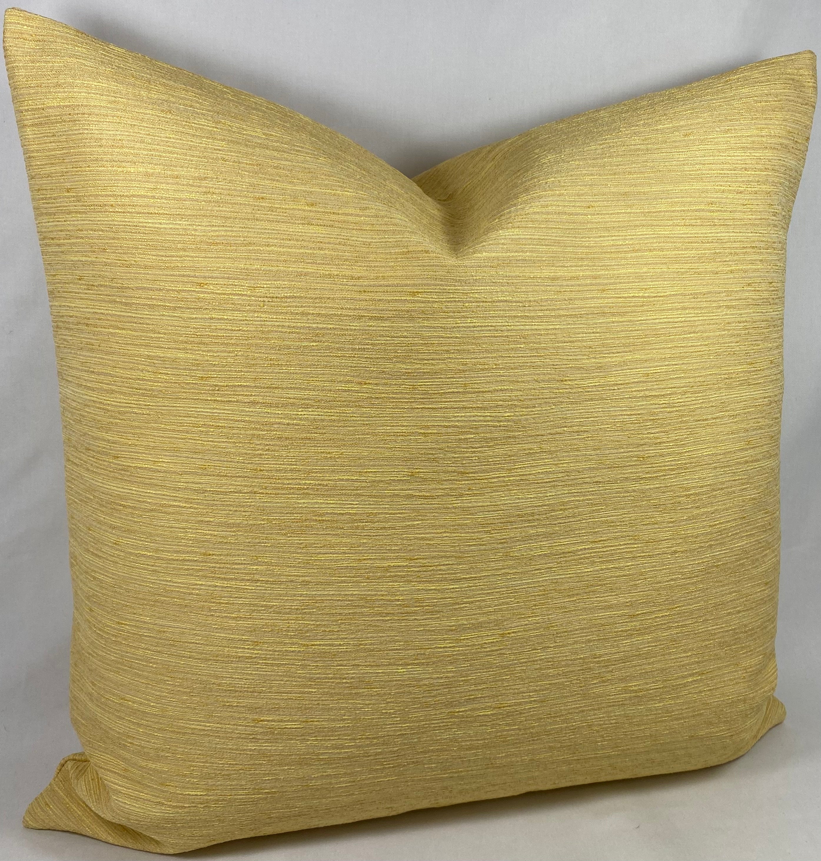 Luxury Pillow – 24" × 24" – Daffodil