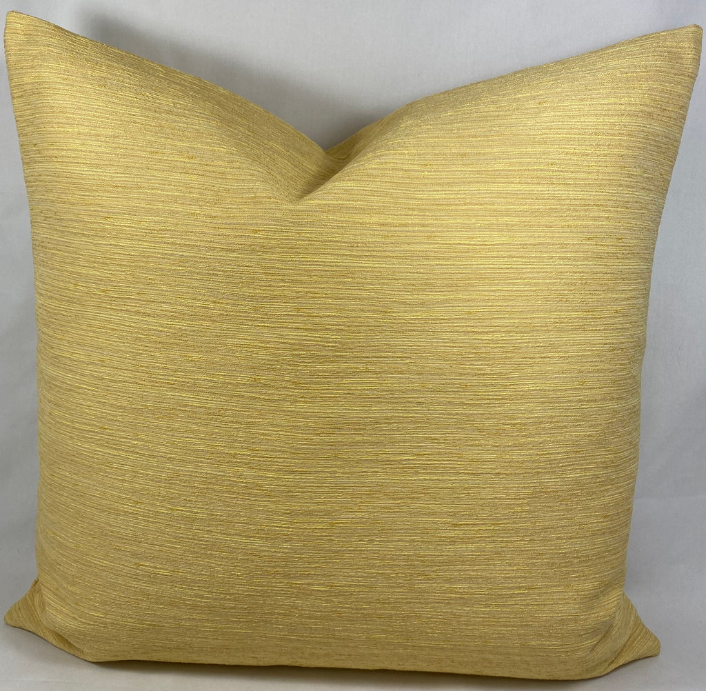 Luxury Pillow – 24" × 24" – Daffodil