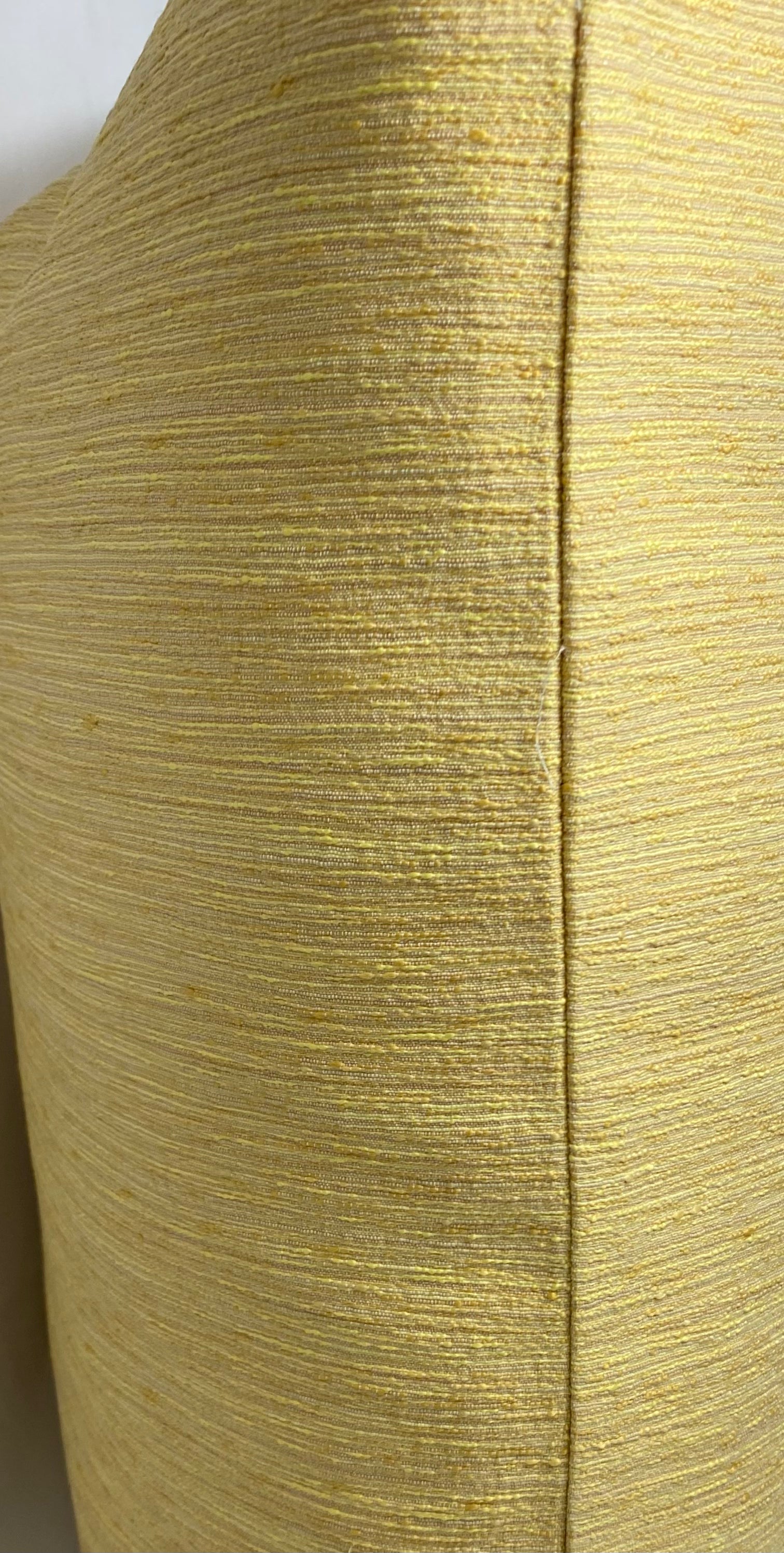 Luxury Pillow – 24" × 24" – Daffodil
