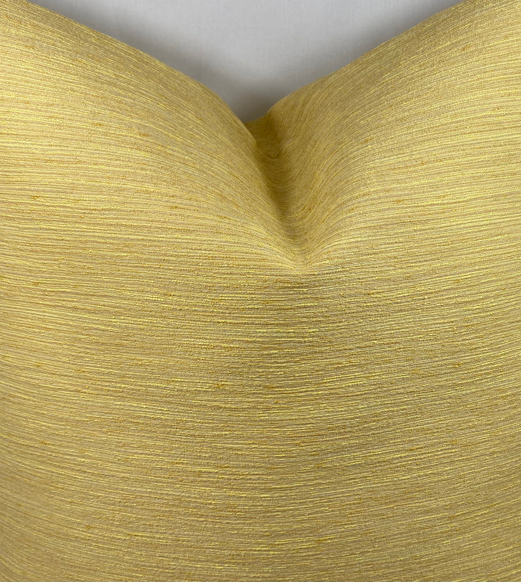 Luxury Pillow – 24" × 24" – Daffodil