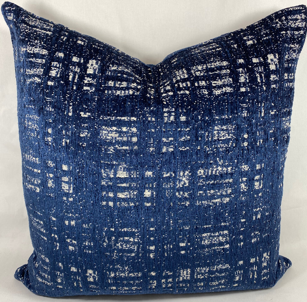 Luxury Pillow – 24" × 24" – Collateral Navy