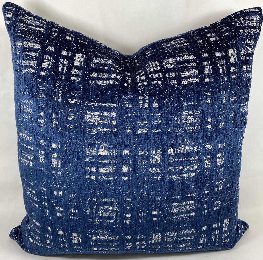Luxury Pillow – 24" × 24" – Collateral Navy