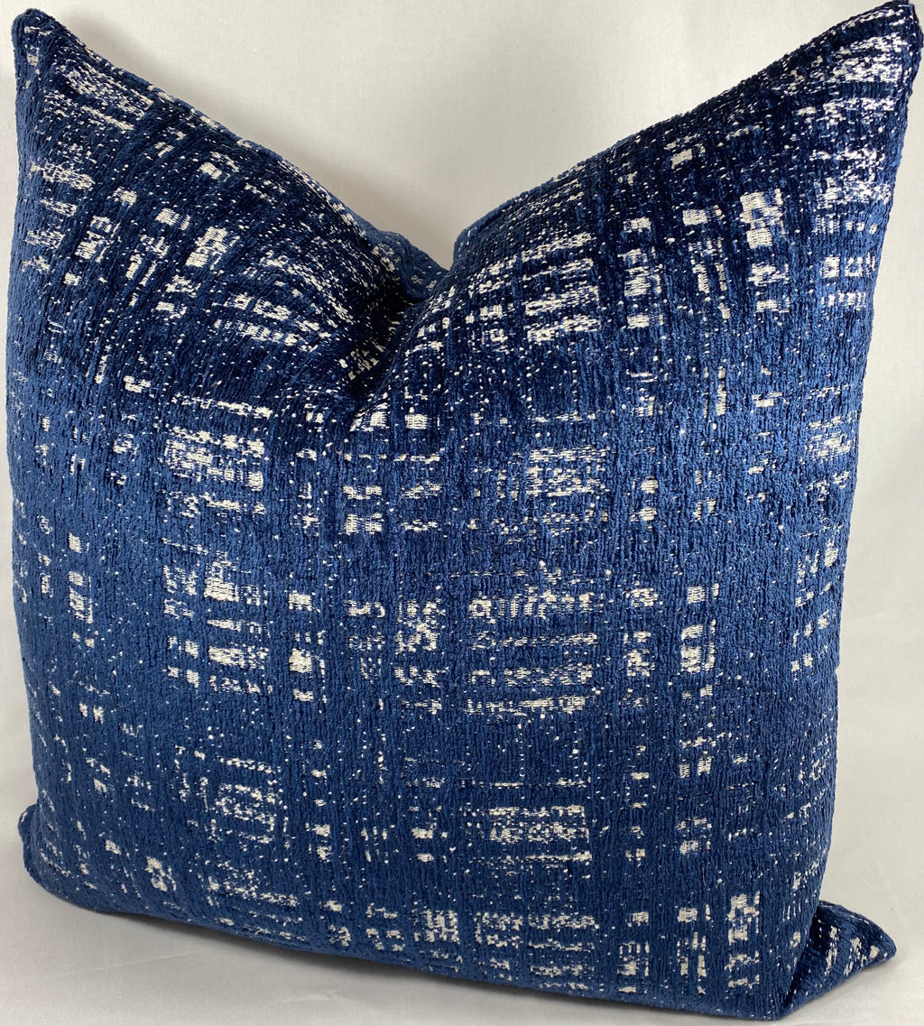 Luxury Pillow – 24" × 24" – Collateral Navy